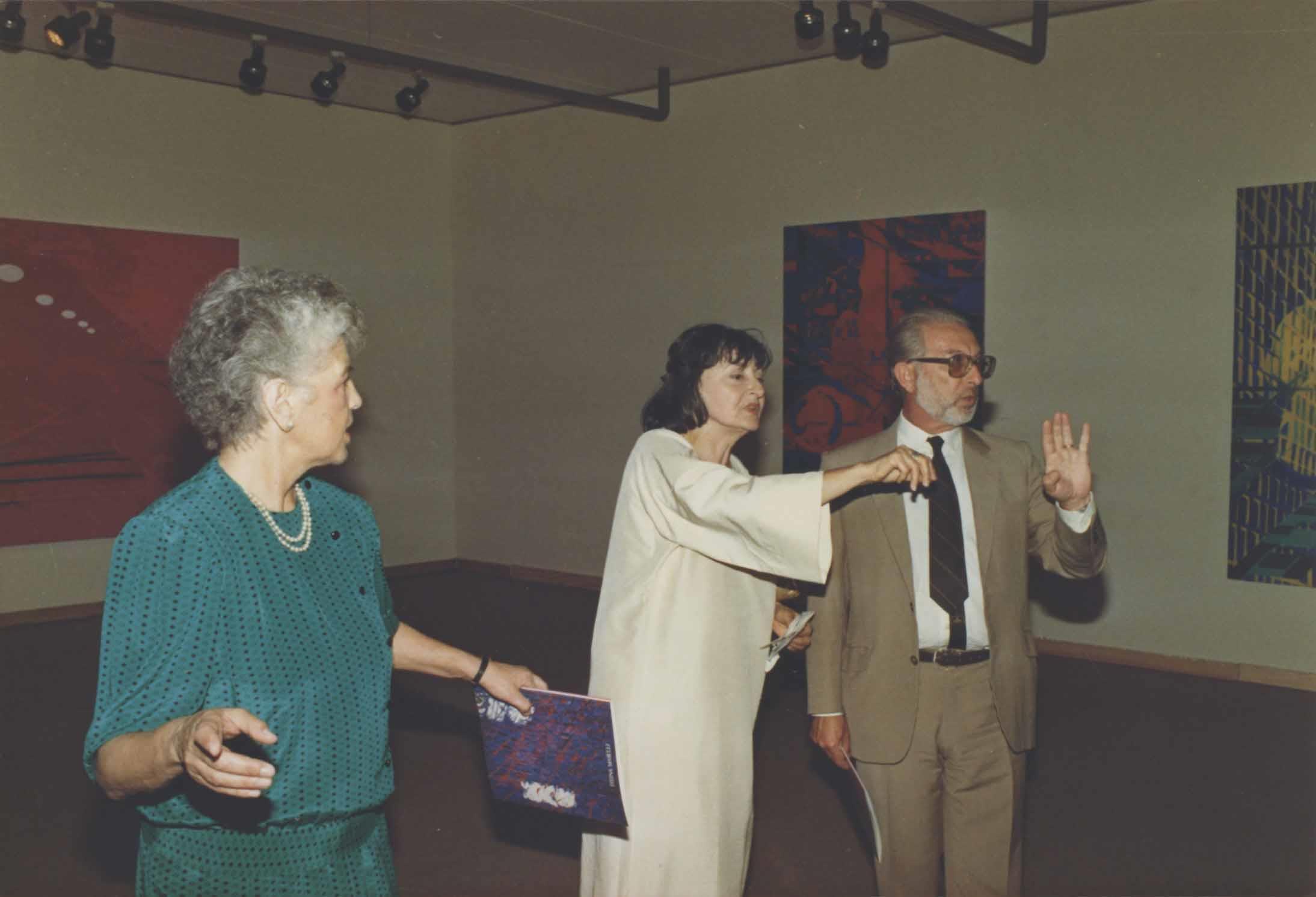 Madalena de Azeredo Perdigão (à esq.), a artista Titina Maselli (ao centro) e José Sommer Ribeiro (à dir.)