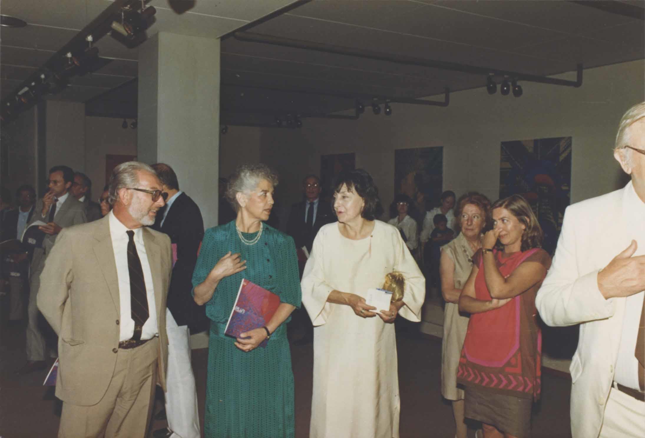 Pedro Tamen (à esq.), Madalena de Azeredo Perdigão (ao centro) e a artista Titina Maselli (à dir.)