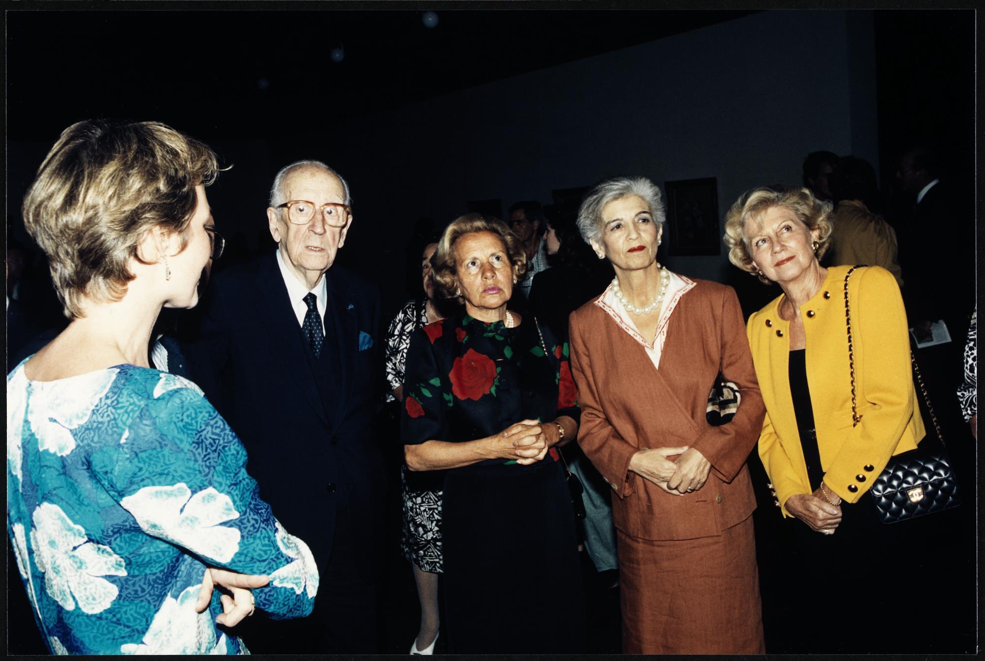 José de Azeredo Perdigão, Maria Barroso e Madalena de Azeredo Perdigão (ao centro)