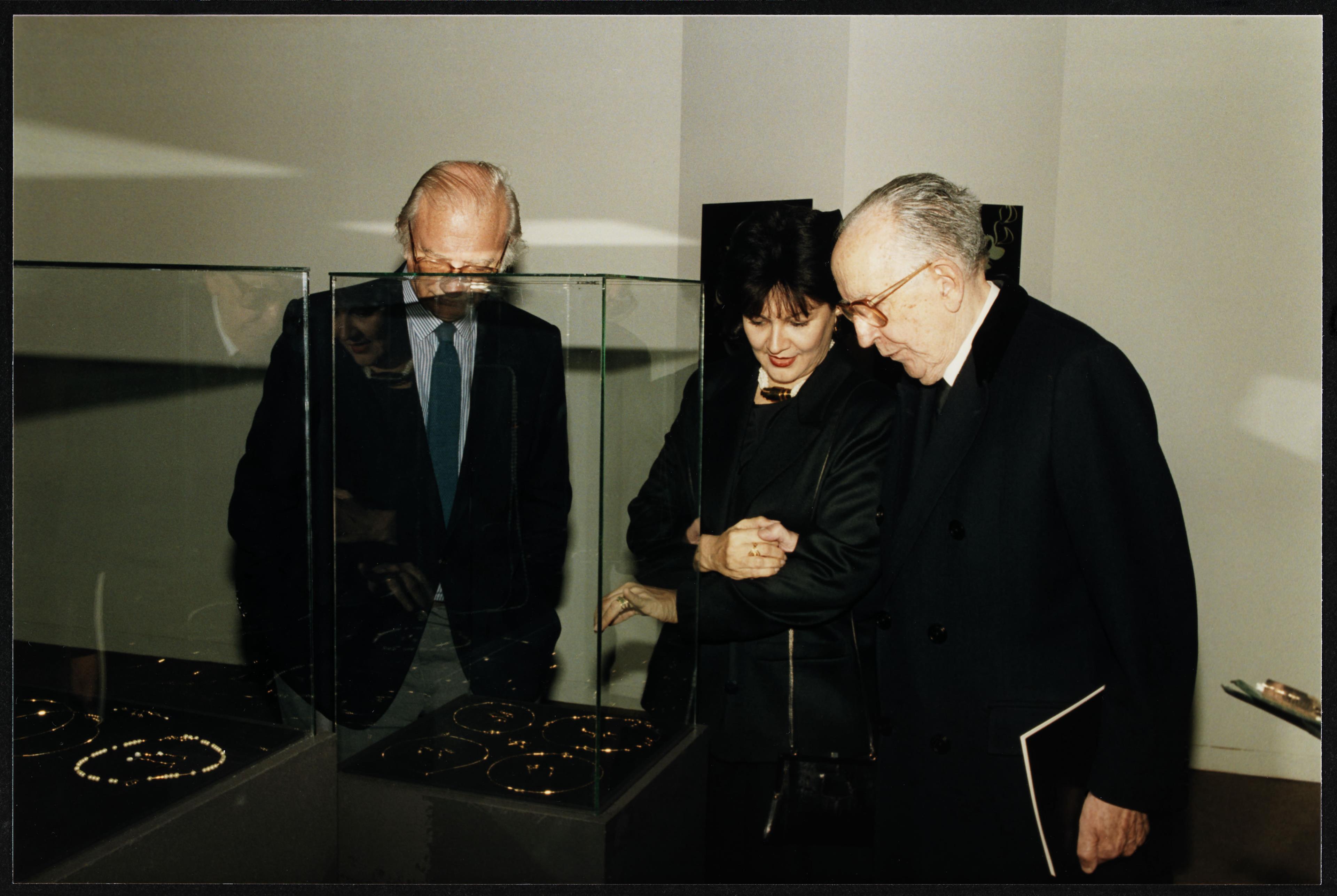 José Sommer Ribeiro (à esq.), Clementina Duarte (ao centro) e José de Azeredo Perdigão (à dir.)