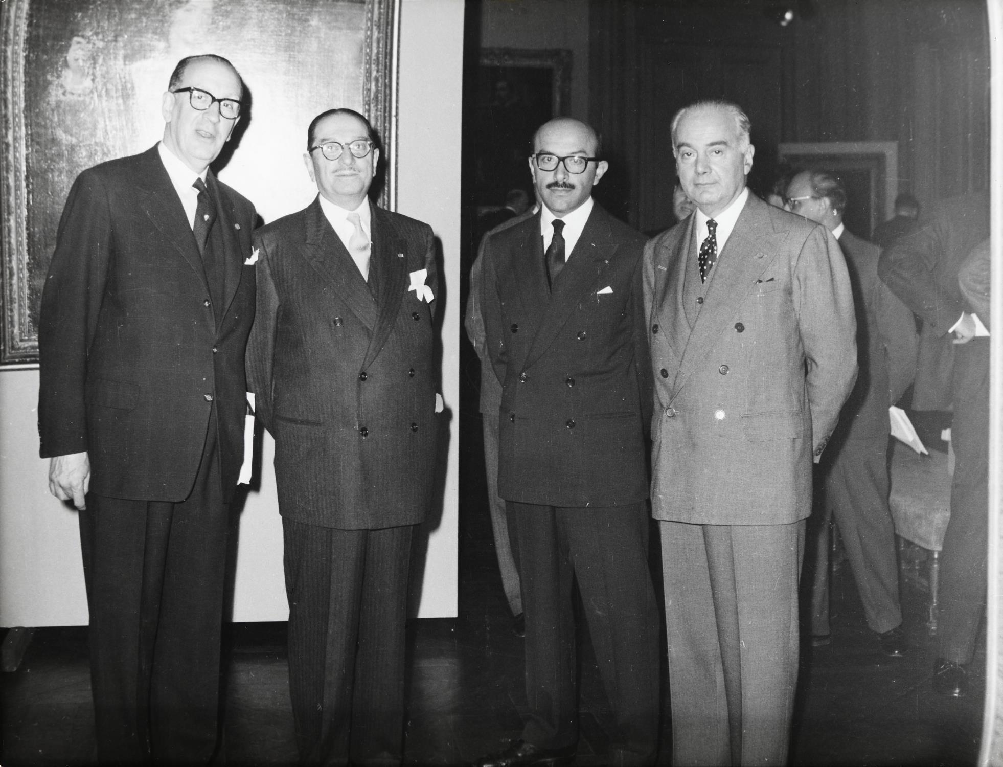 José de Azeredo Perdigão (à esq.) e Roberto Gulbenkian (ao centro)