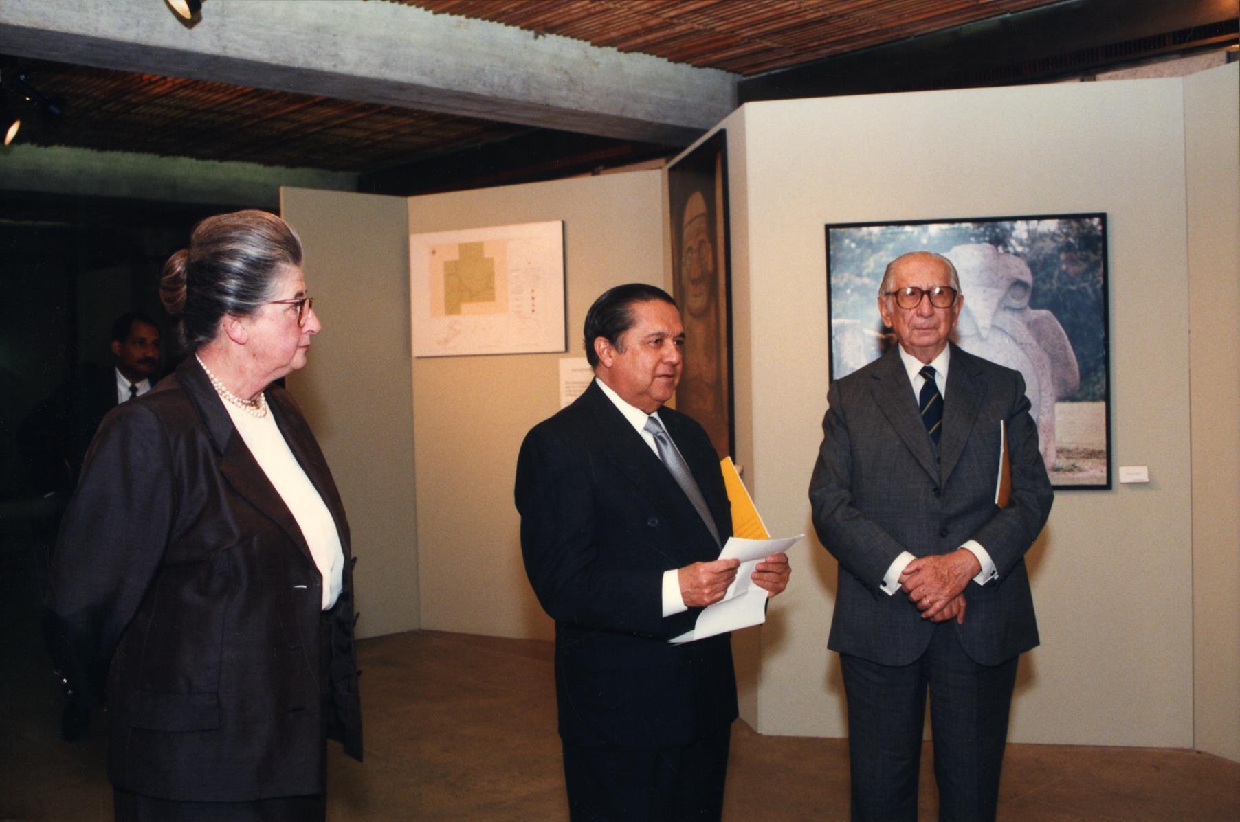 Maria Teresa Gomes Ferreira (à esq.), Carlos Upegui Zapata (ao centro) e Luís Guimarães Lobato (à dir.)