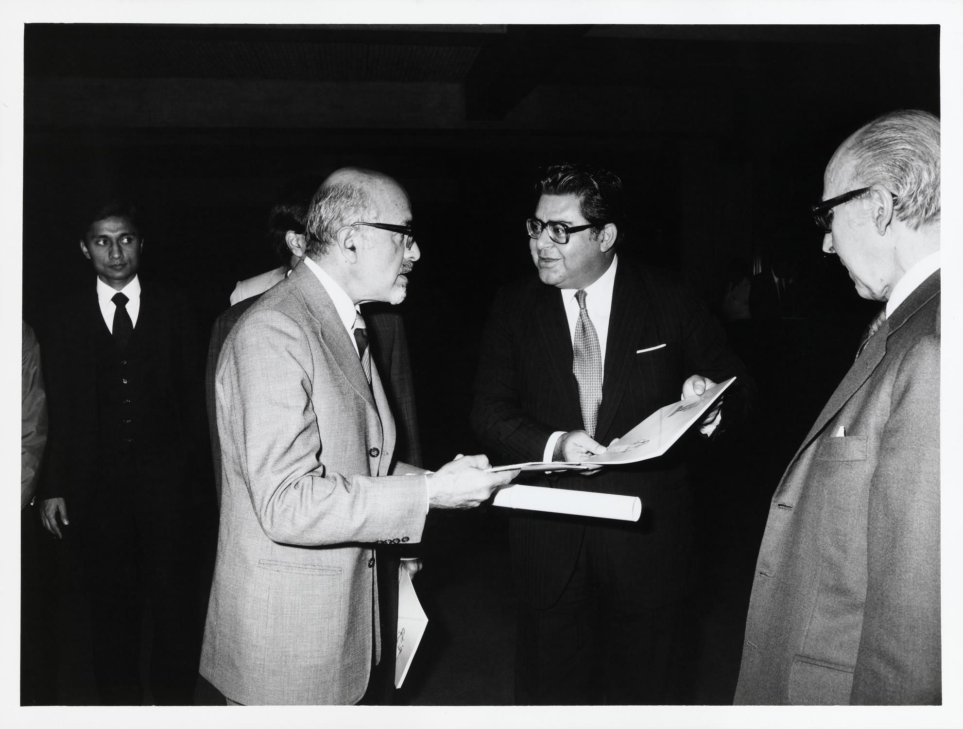 Visita oficial. Roberto Gulbenkian (à esq.) e André Gonçalves Pereira (ao centro)