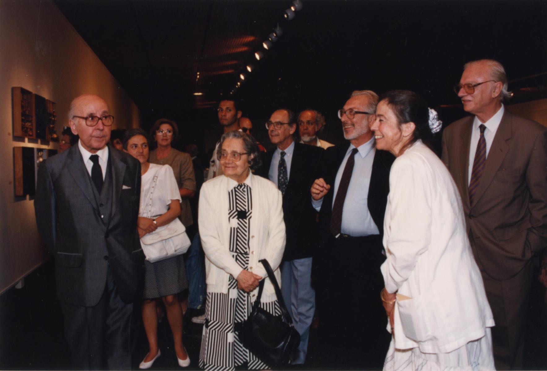 António Ferrer Correia (primeiro à esq.), Pedro Tamen (primeiro à dir.), Lourdes de Castro (segunda à dir.) e José Sommer Ribeiro (atrás à dir.)