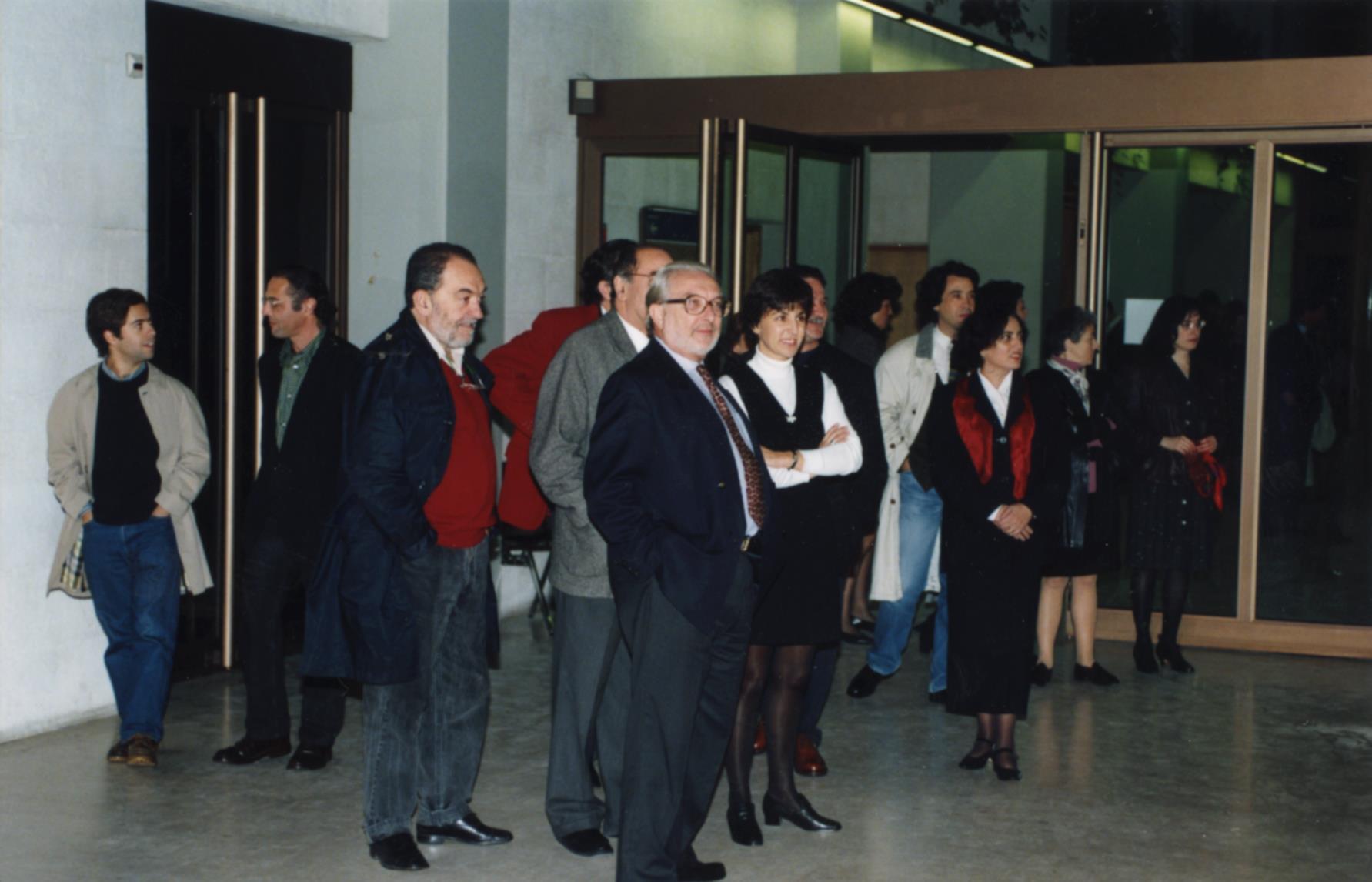 Pedro Tamen e Helena de Freitas (ao centro)