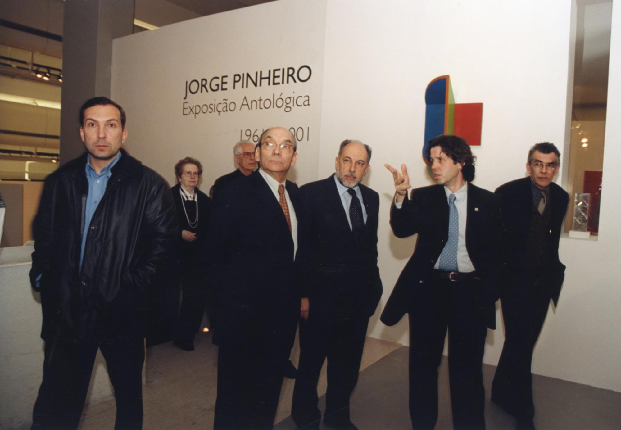 Jorge Pinheiro, Emilío Rui Vilar e João Pinharanda (ao centro) e Jorge Molder (à dir.)