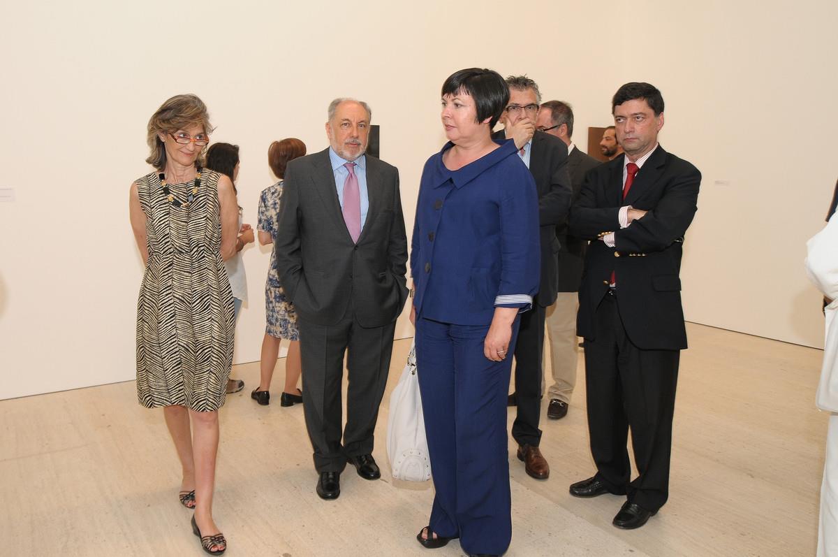 Teresa Gouveia, Emílio Rui Vilar (à esq.), Isabel Carlos (ao centro) e Jorge Molder (atrás, à dir.)
