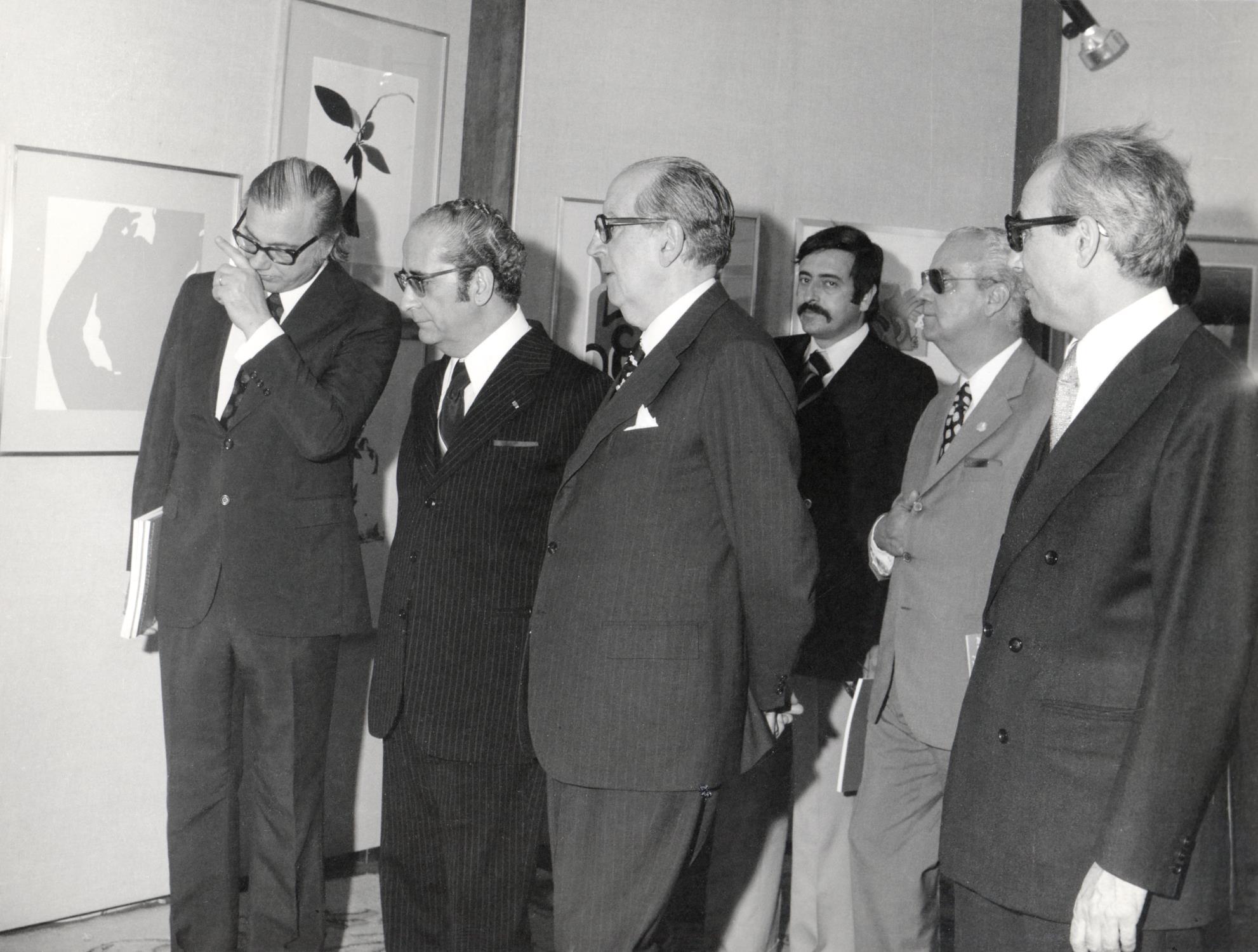 José Sommer Ribeiro (à esq.), Francisco da Costa Gomes, presidente da República Portuguesa, e José de Azeredo Perdigão (ao centro)