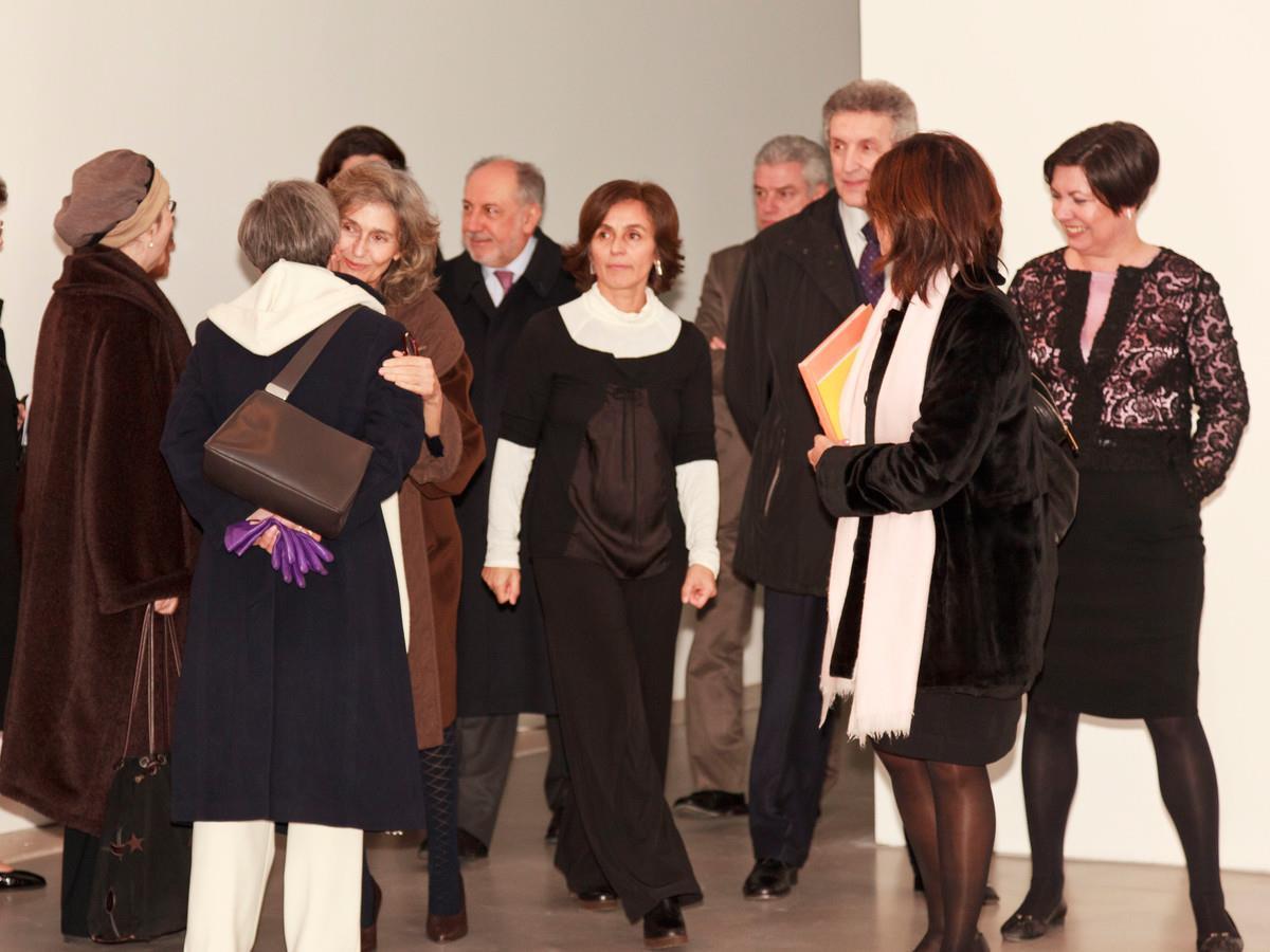 Teresa Patrício Gouveia (à esq.), Emílio Rui Vilar (centro, atrás), Leonor Nazaré (ao centro), João Mota Amaral (centro, dir.) e Isabel Carlos (à dir.)