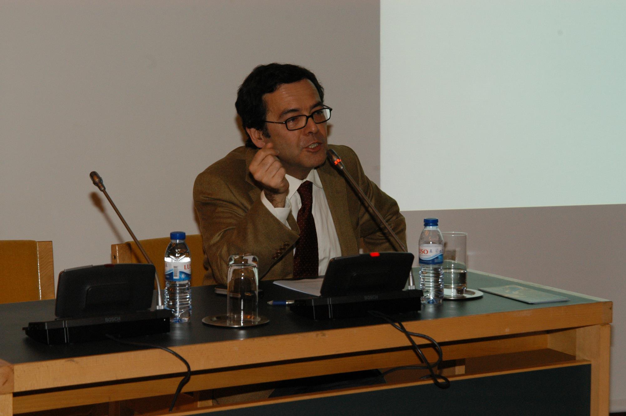 Conferência «O Gosto «à Grega». Nascimento do Neoclassicismo em França», proferida por Nuno Gonçalo Monteiro