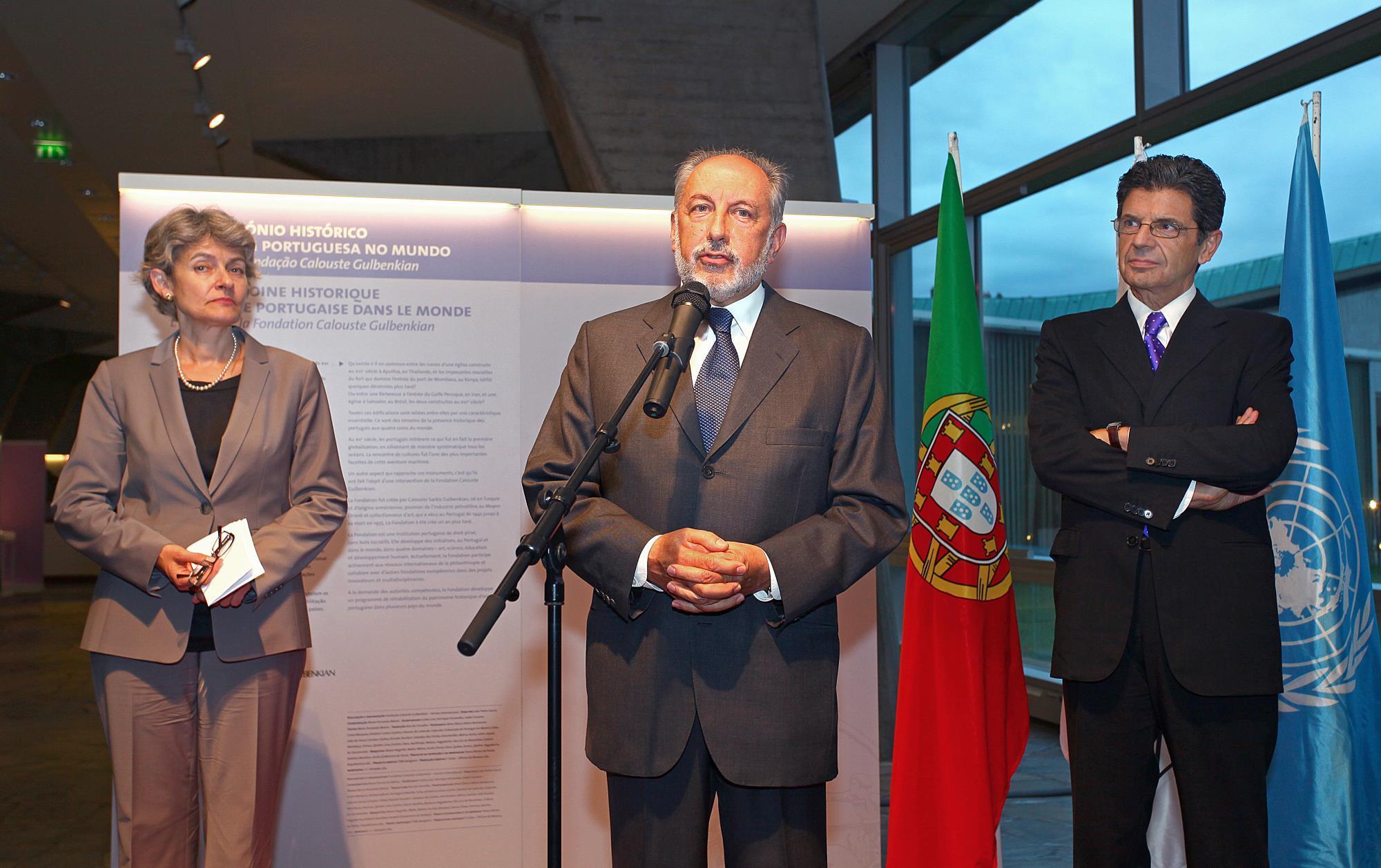 Emílio Rui Vilar (ao centro) e Manuel Maria Carrilho (à dir.)