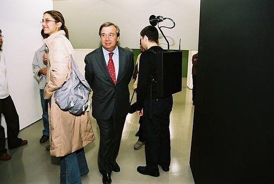 António Guterres (ao centro)
