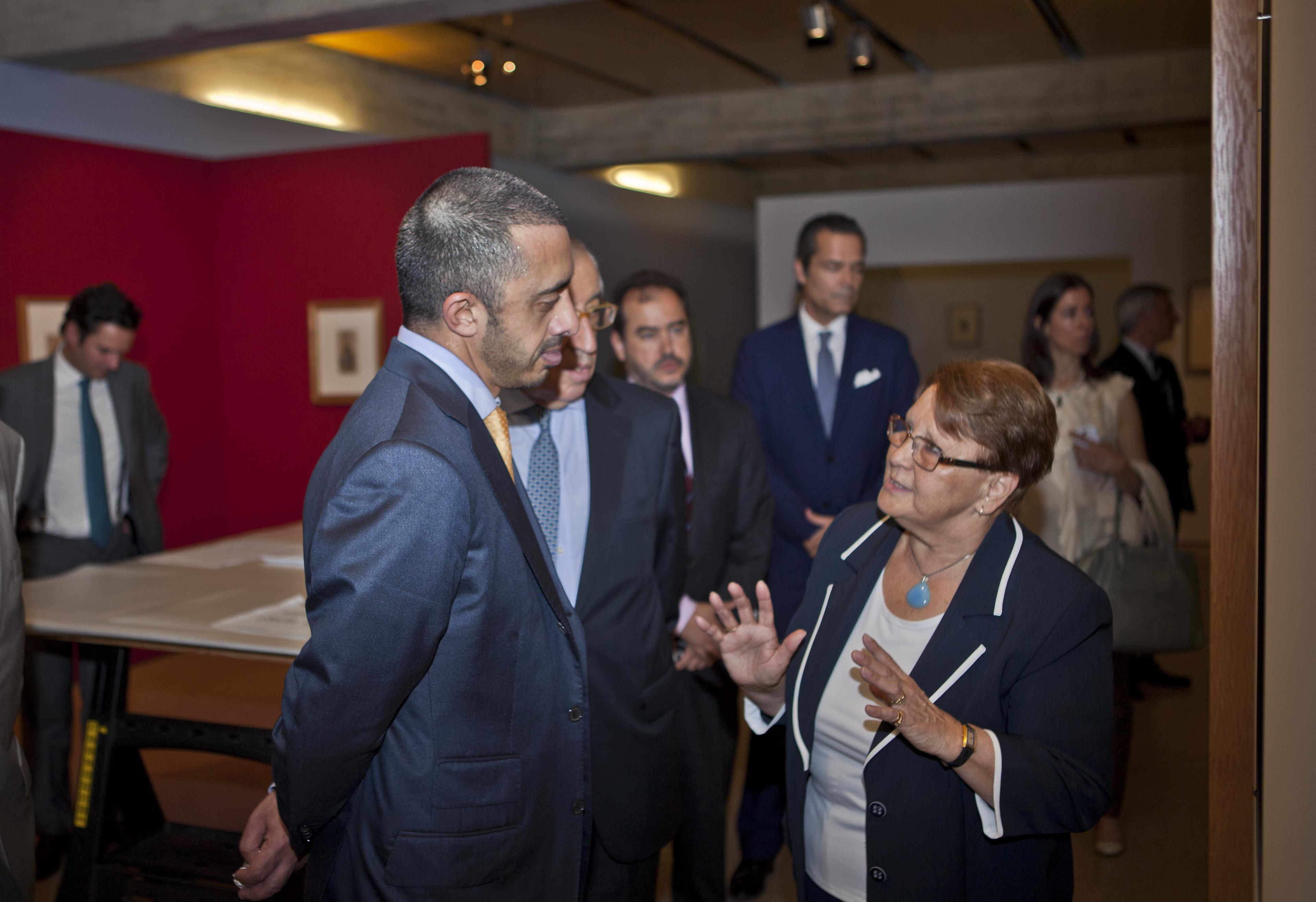 Visita oficial do ministro das Relações Exteriores e da Cooperação Internacional dos Emirados Árabes Unidos. Sheik Abdullah bin Zayed Al Nahyan (à esq.), Artur Santos Silva, Manuela Fidalgo (à dir.)