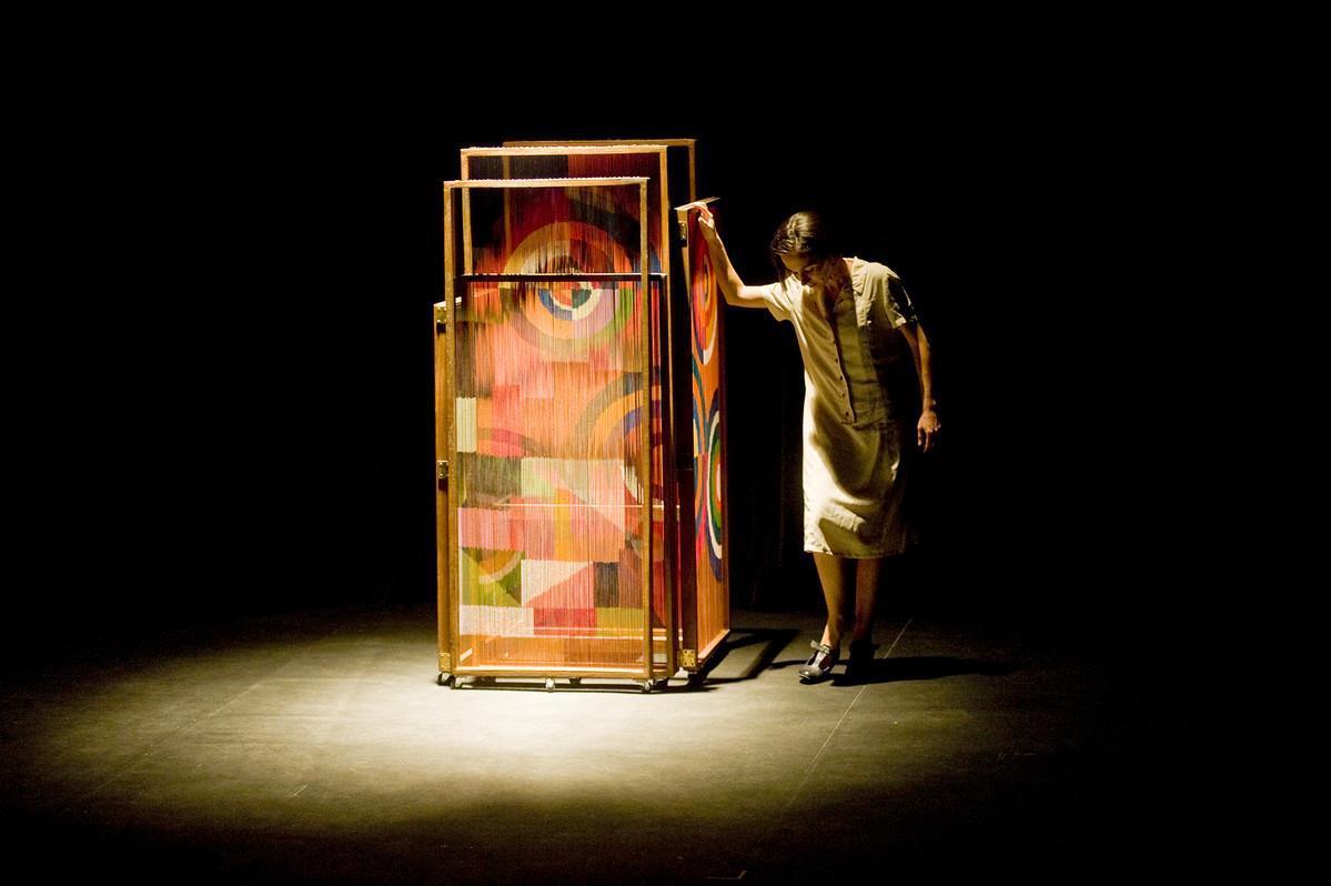 Teatro «A Viagem de Sonia Delaunay», encenado por Vera Alvelos, com participação de Tânia Cardoso