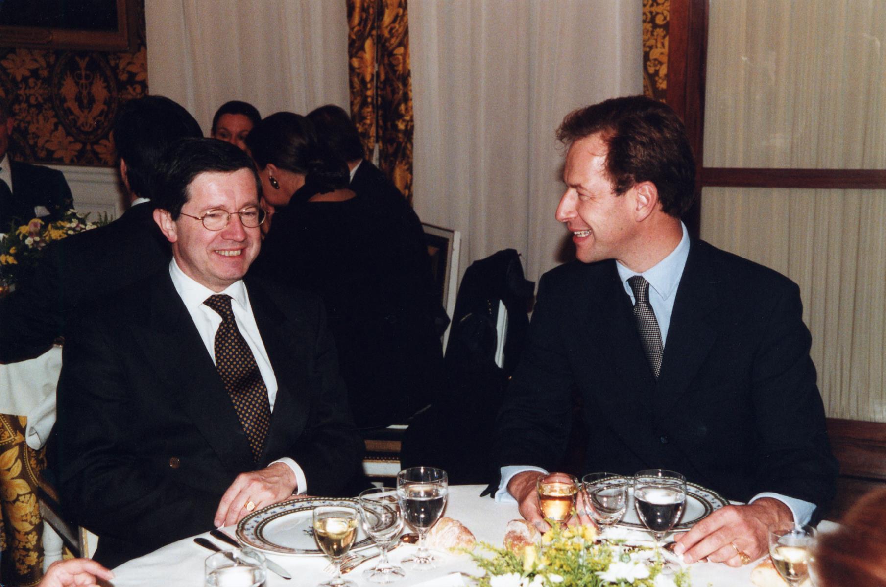 Jantar oferecido pelo Visconde de Rohan, presidente da Société des Amis de Versailles, no âmbito da exposição. Jacques Perot e Arnaud Polaillon