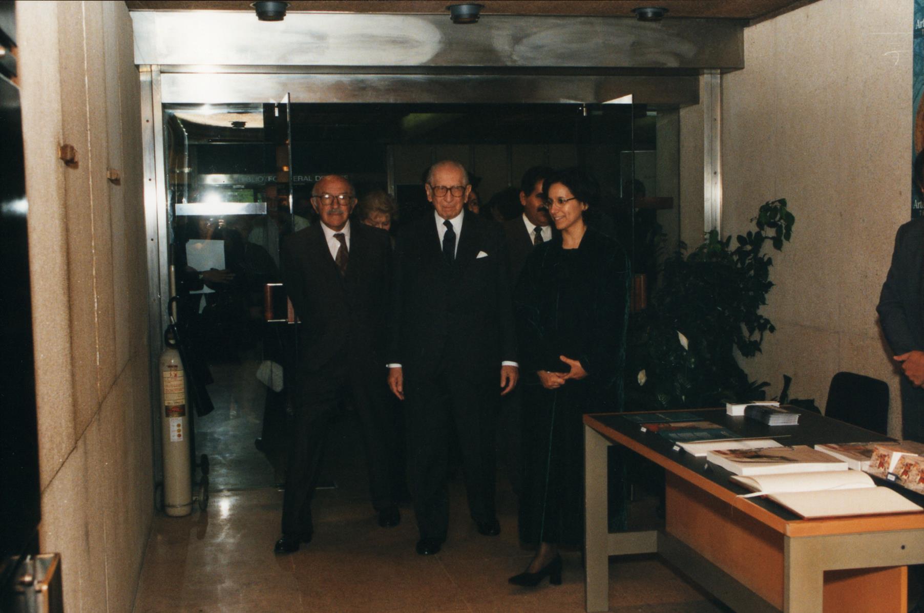 Luís Guimarães Lobato (ao centro)