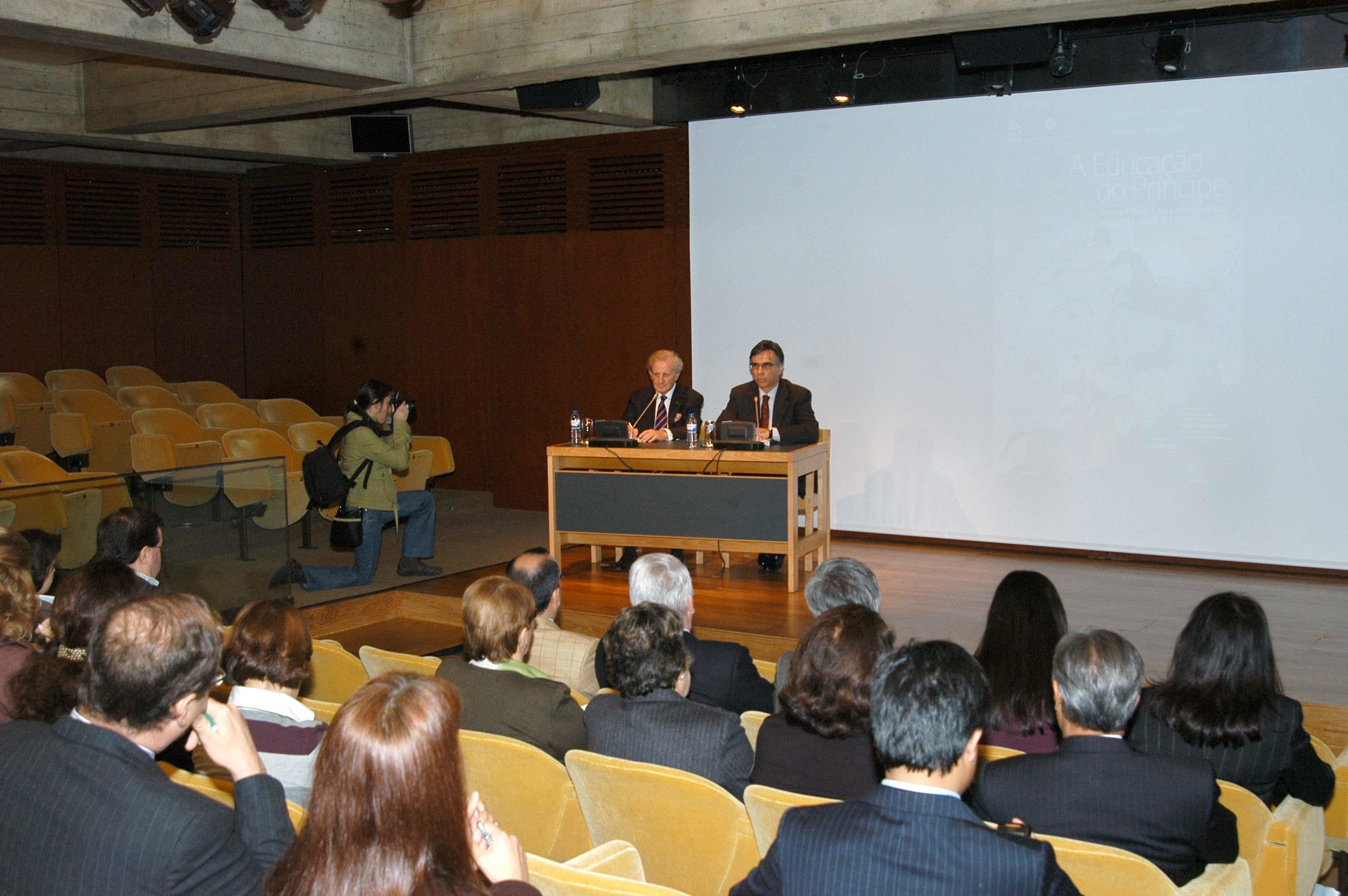 Conferência de imprensa. João Castel-Branco Pereira e Luis Monreal