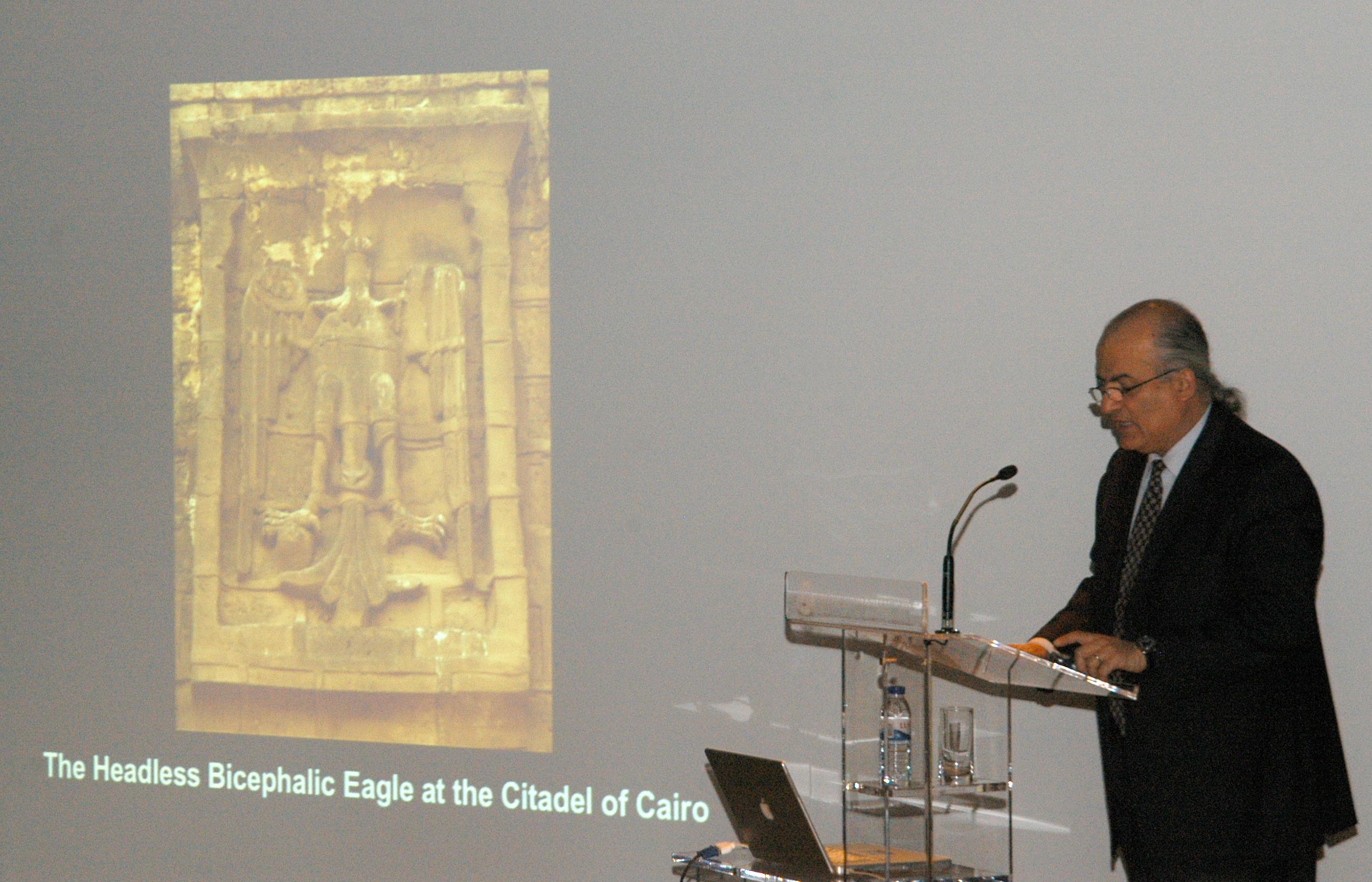 Conferência «A Águia Bicéfala. Insígnia do sultão?», proferida por Nasser Rabbat