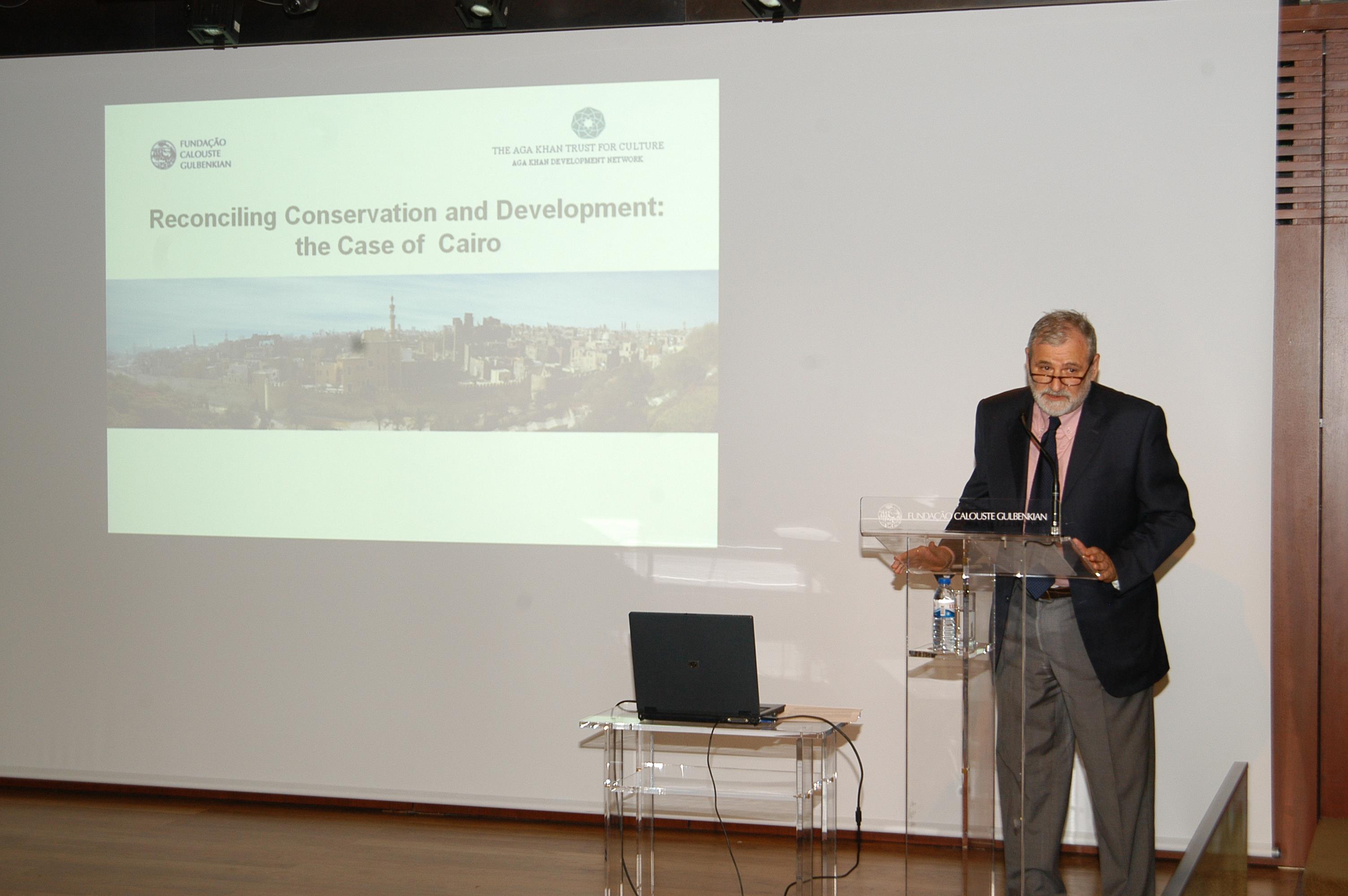 Conferência «Reconciliando conservação e desenvolvimento: o Programa Aga Khan para as Cidades Históricas», proferida por Stefano Bianca