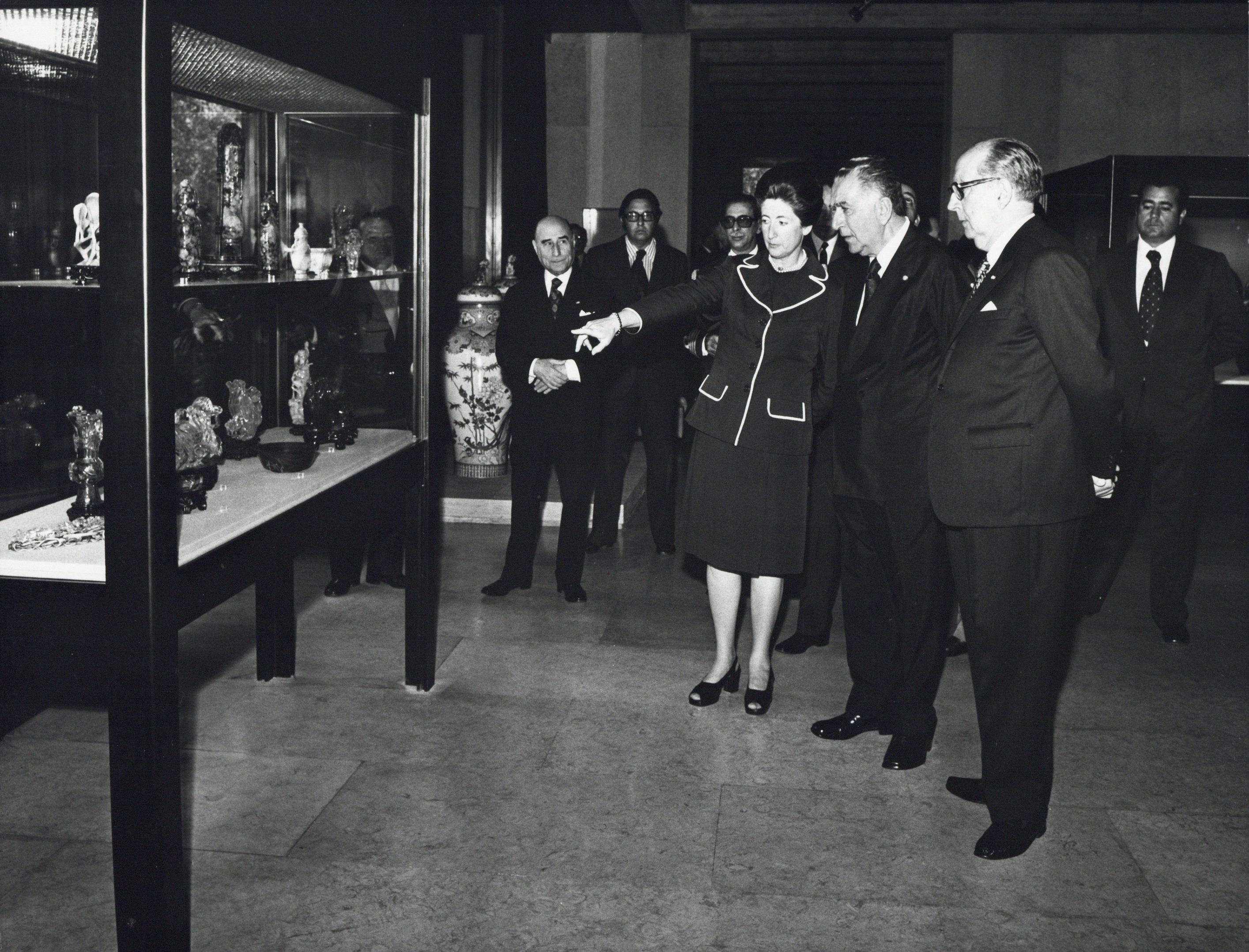 Visita do presidente Medici ao Museu Calouste Gulbenkian no dia da inauguração da exposição