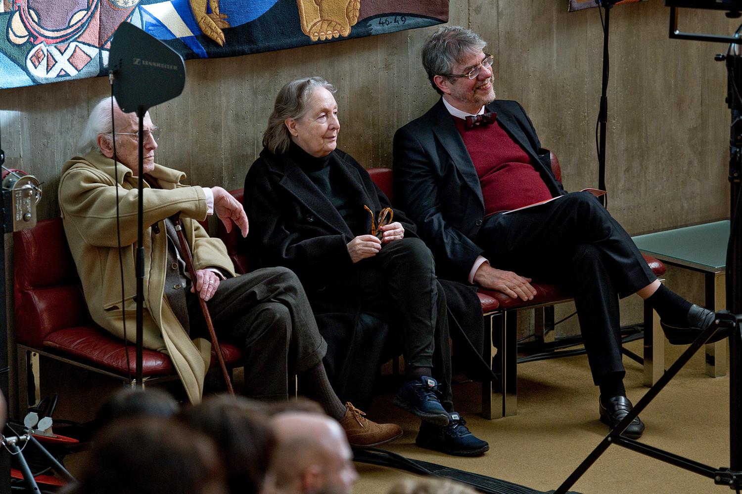 Performance «Leituras e Música». Bernardo Moreira (à esq.), Yvette K. Centeno (ao centro) e Rui Nery (à dir.)