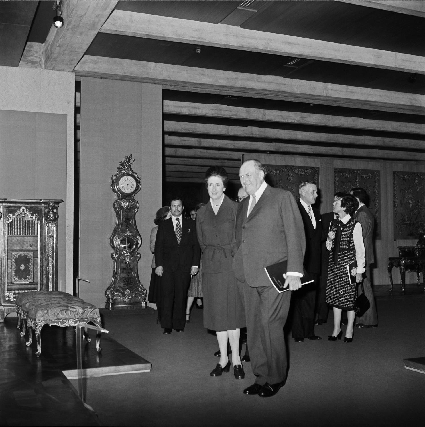 Maria Teresa Gomes Ferreira e Rei Olavo V da Noruega (ao centro)
