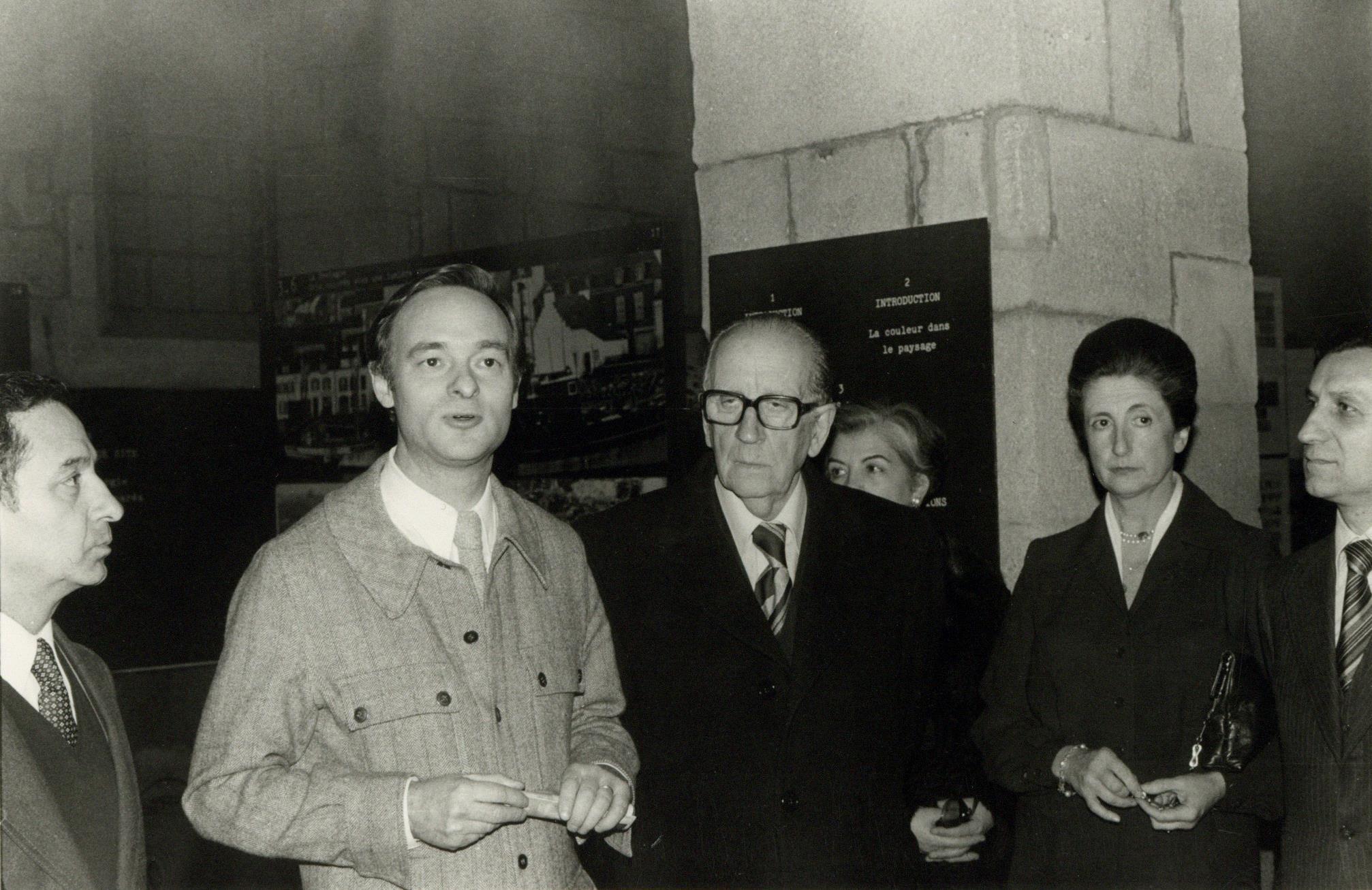 Ubald Klug e José de Azeredo Perdigão (ao centro) e Maria Teresa Gomes Ferreira (à dir.)