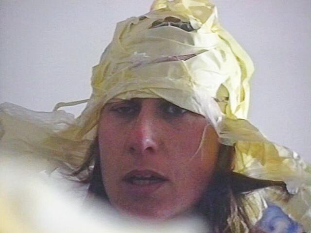 Frame do vídeo de Ana Vidigal, «Domingo à Tarde», 2006 (Col. CAM, Inv. IM33)
