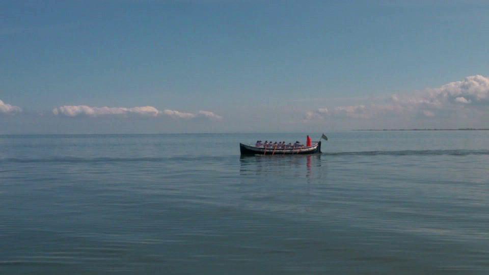 Frame do vídeo de Salomé Lamas, «Golden Dawn», 2011 (Col. CAM, Inv. 16IM74)