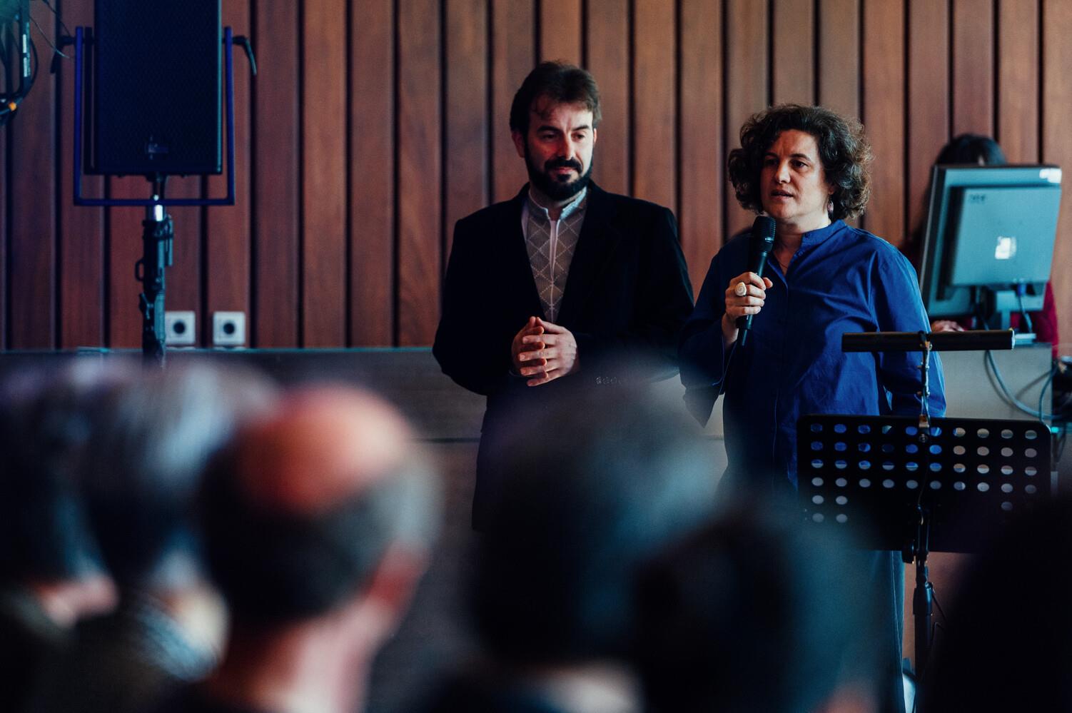 Concerto-instalação «Arquitetura dos Sons». Rita Fabiana (à dir.)