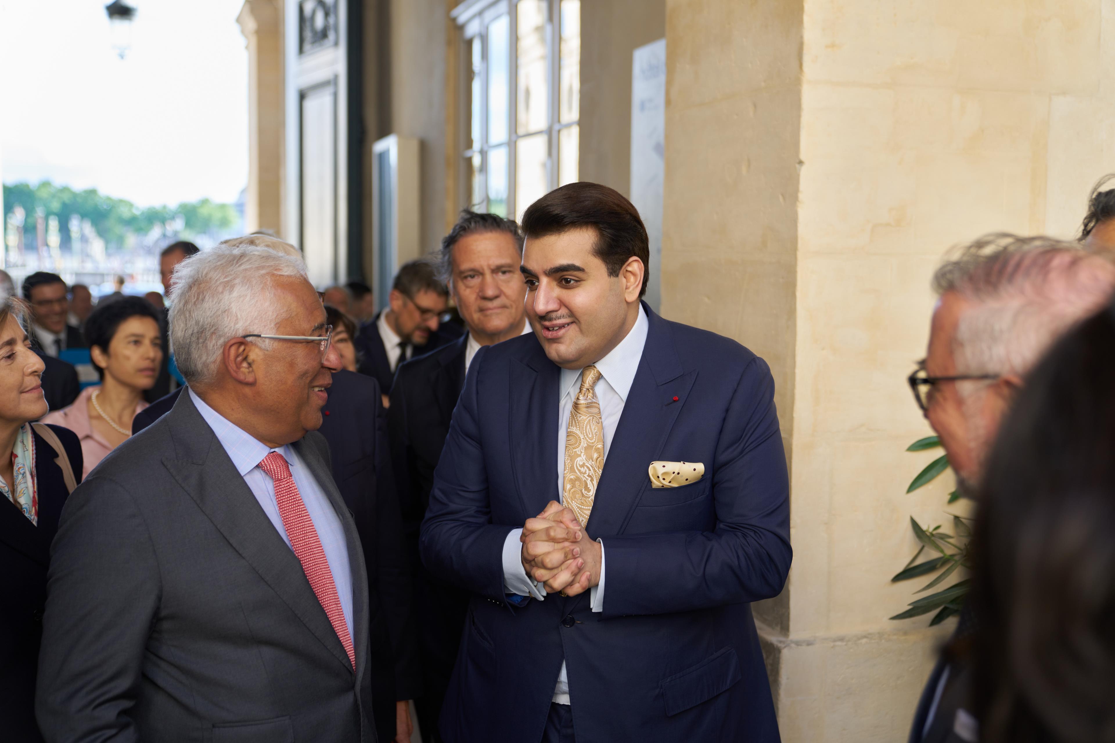 António Costa (à esq.) e Hamad bin Abdullah Al Thani (à dir.)
