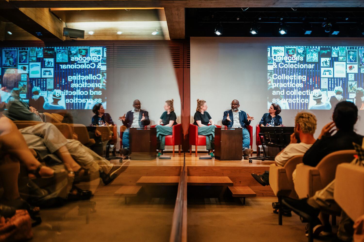 Conferência «Coleções & Colecionar. Novas práticas e práticas artísticas em torno do colecionar». Rose Lejeune e Paul Rucker  (da esq. para a dir.)