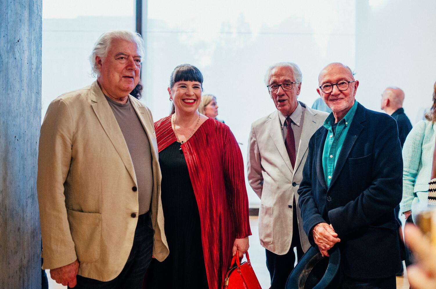 José de Guimarães, Joana Vasconcelos e Jorge martins (à dir.)