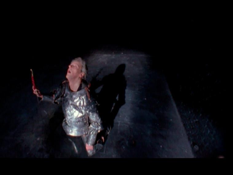 Frames do vídeo de Jan Fabre, «Lancelot», 2004 (Col. CAM, Inv. IM23)