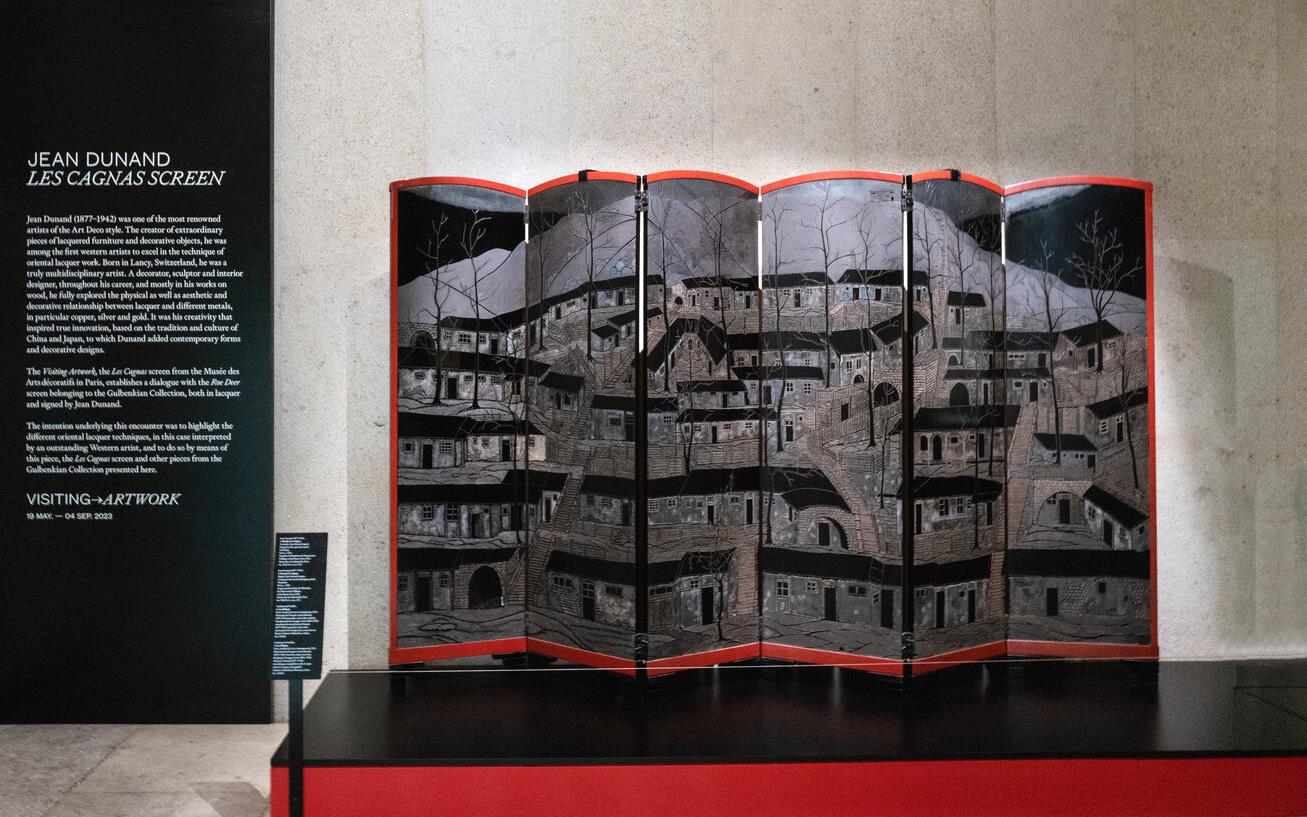 Obra Visitante. Jean Dunand, O Biombo «Les Cagnas»