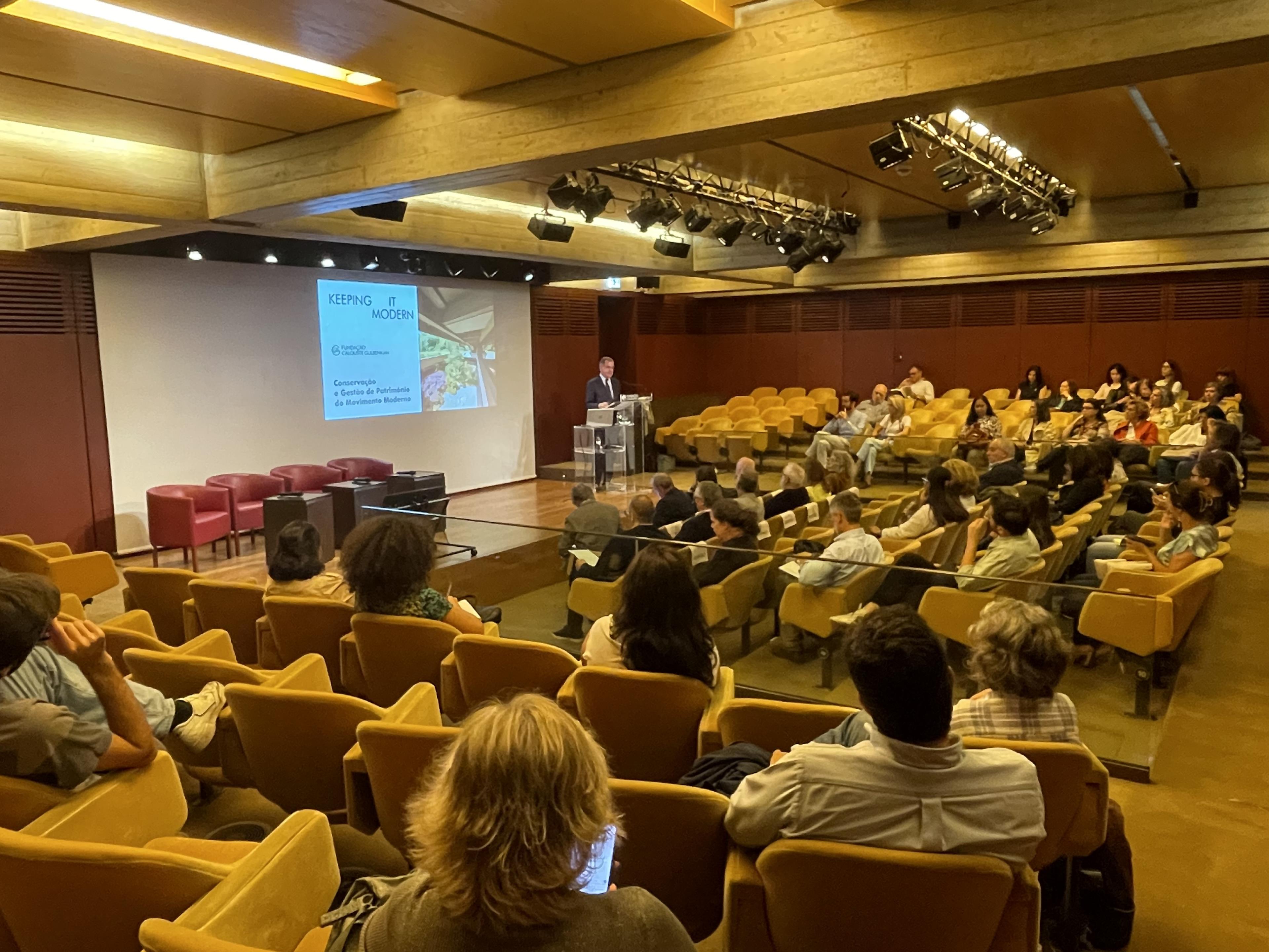 «Colóquio Keeping It Modern». Guilherme d'Oliveira Martins