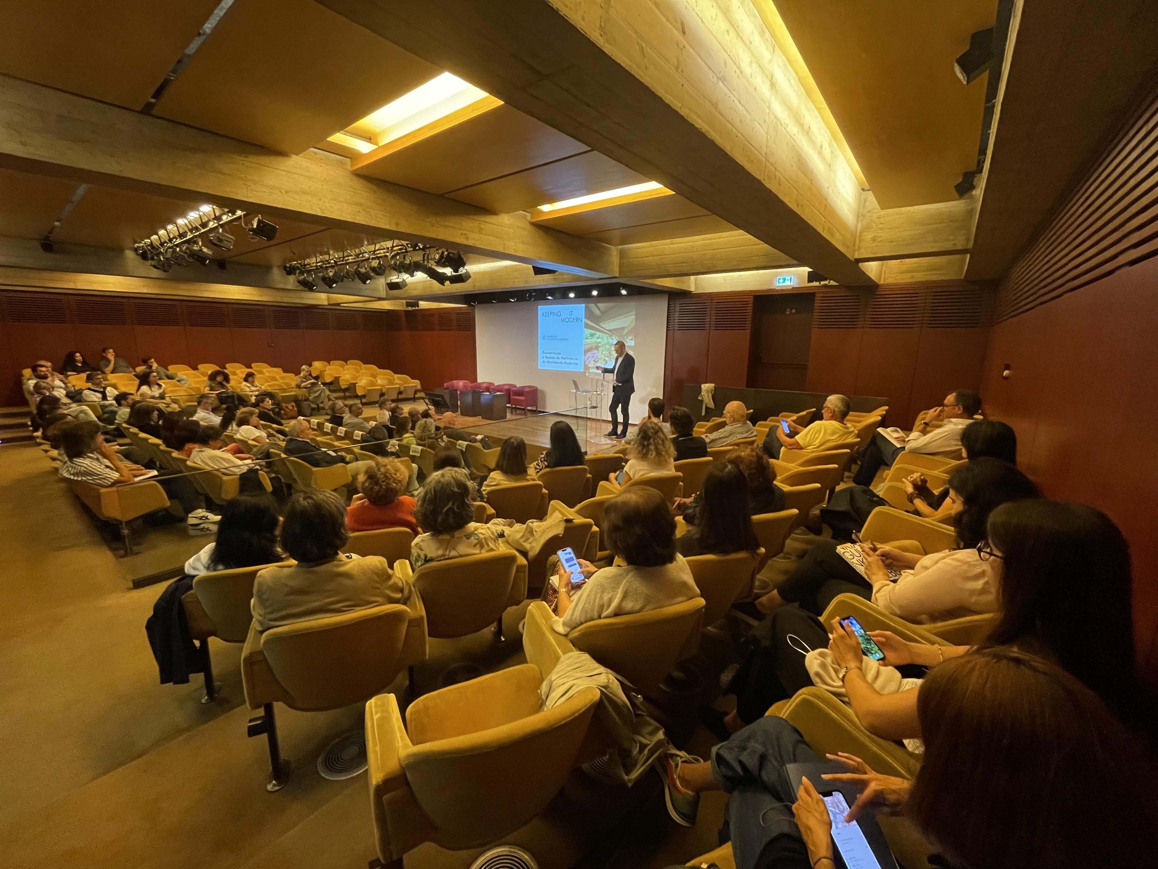 «Colóquio Keeping It Modern». Luís Urbano