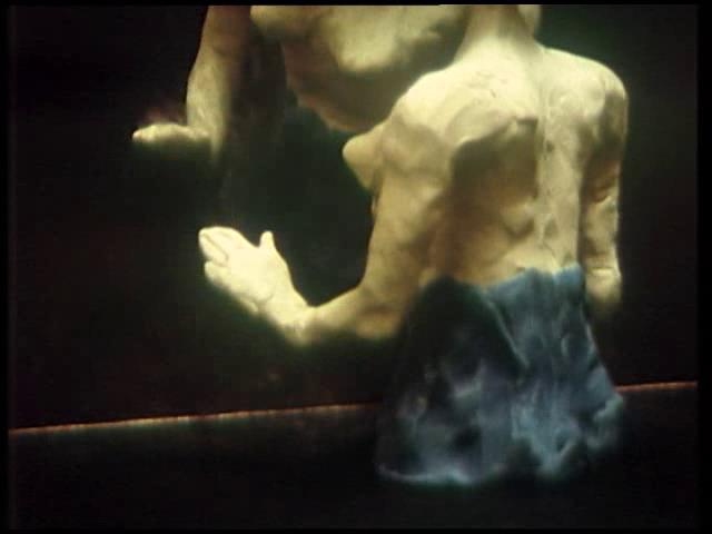 Frames do vídeo de Ana Léon, «Jeux...», 1998 (Col. CAM, Inv. 19IM100)
