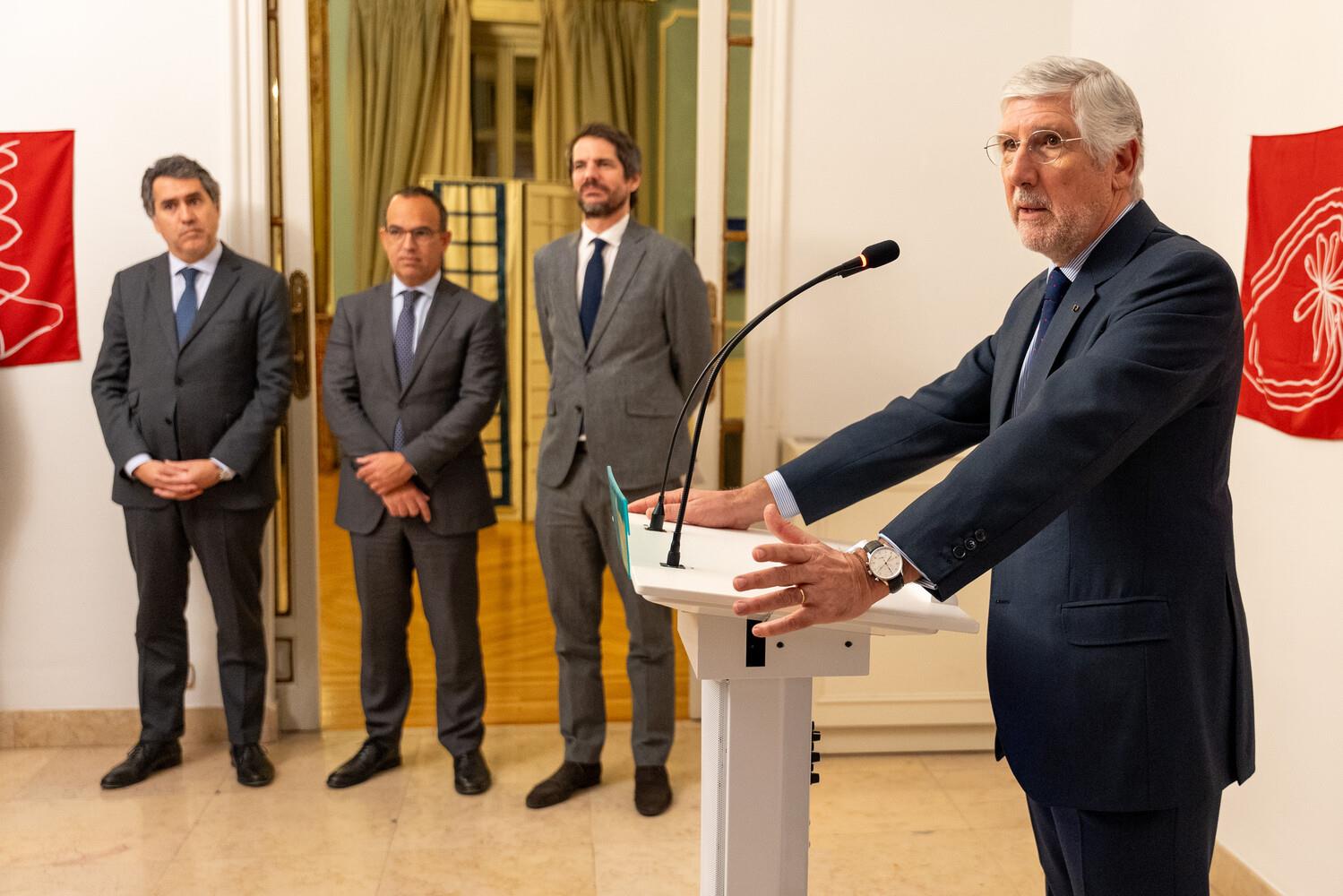 Pedro Adão e Silva, Ernest Domènech  (ao centro) e  João Mira Gomes (à dir.)
