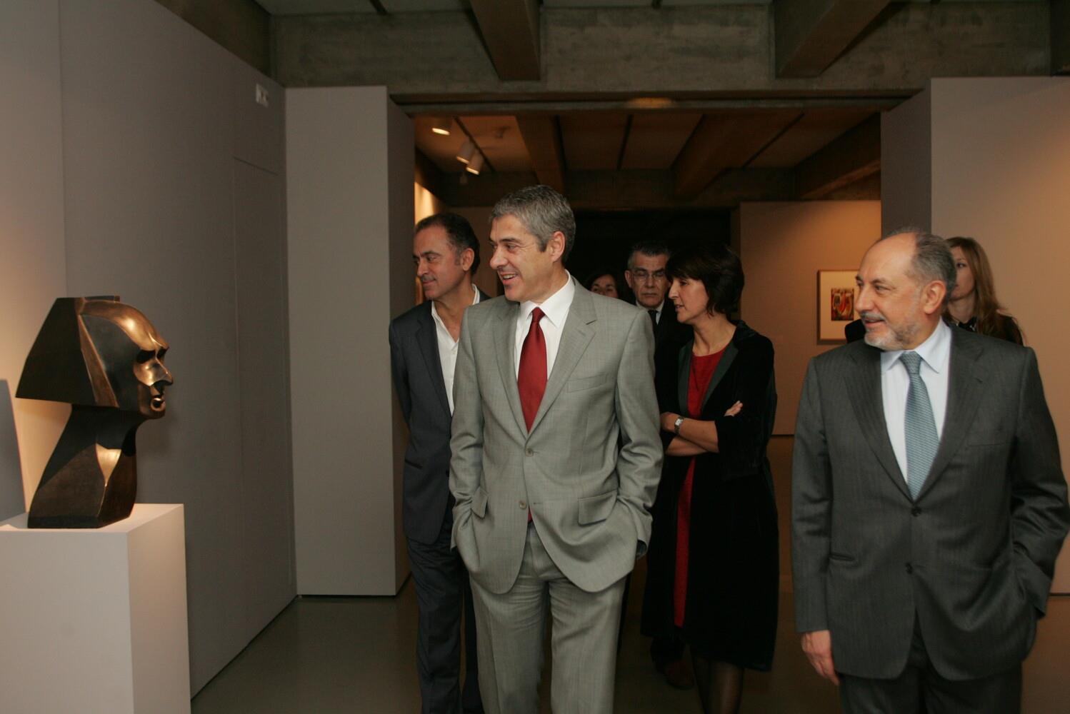 Visita do primeiro-ministro à exposição «Amadeo de Souza Cardoso. Diálogo de Vanguardas». José Sócrates, Rui Vilar e Helena de Freitas