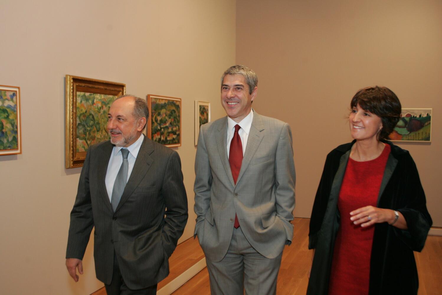 Visita do primeiro-ministro à exposição «Amadeo de Souza Cardoso. Diálogo de Vanguardas». José Sócrates, Rui Vilar e Helena de Freitas