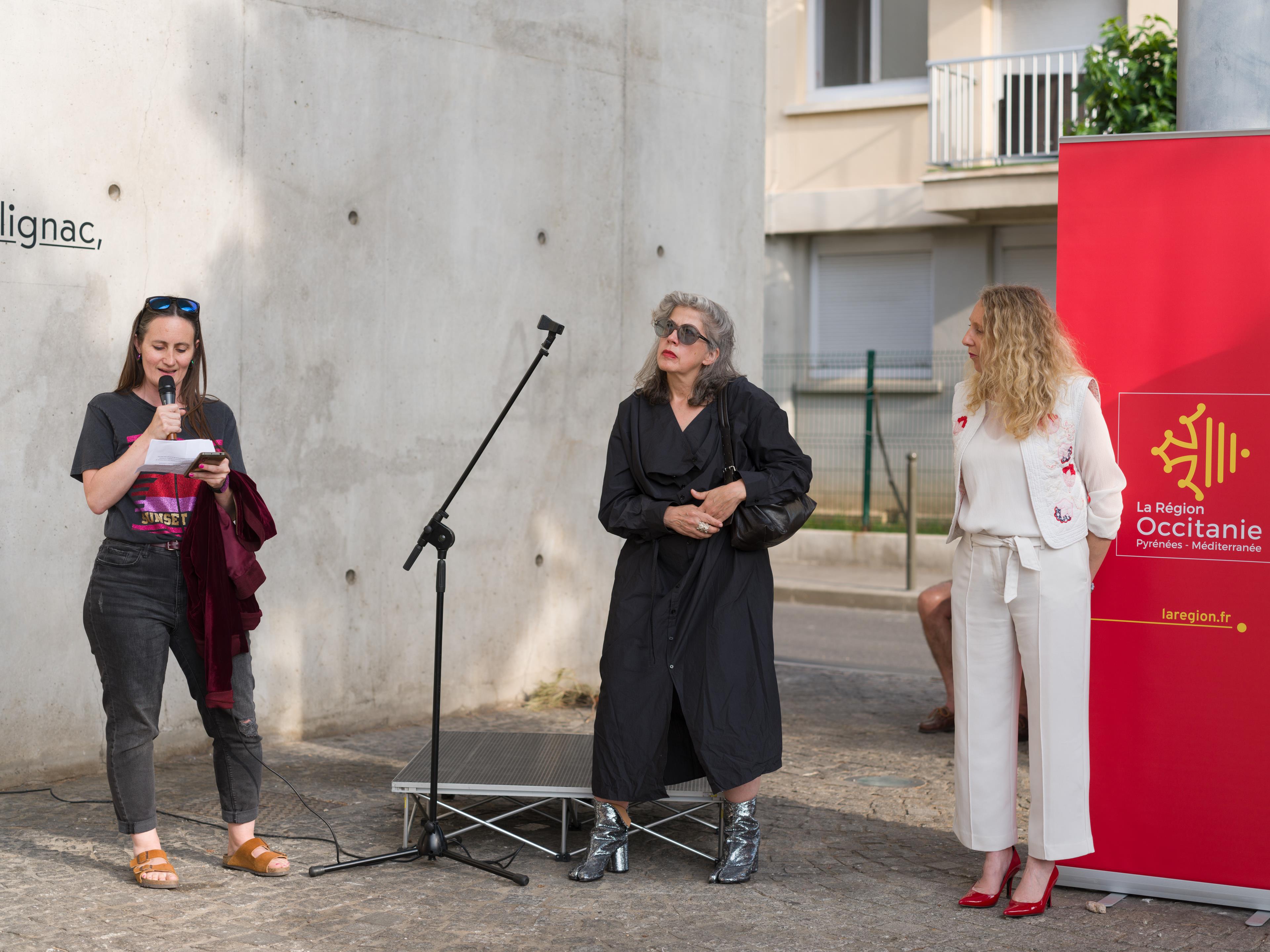 Marie Cozette e Leonor Antunes (à esq.)