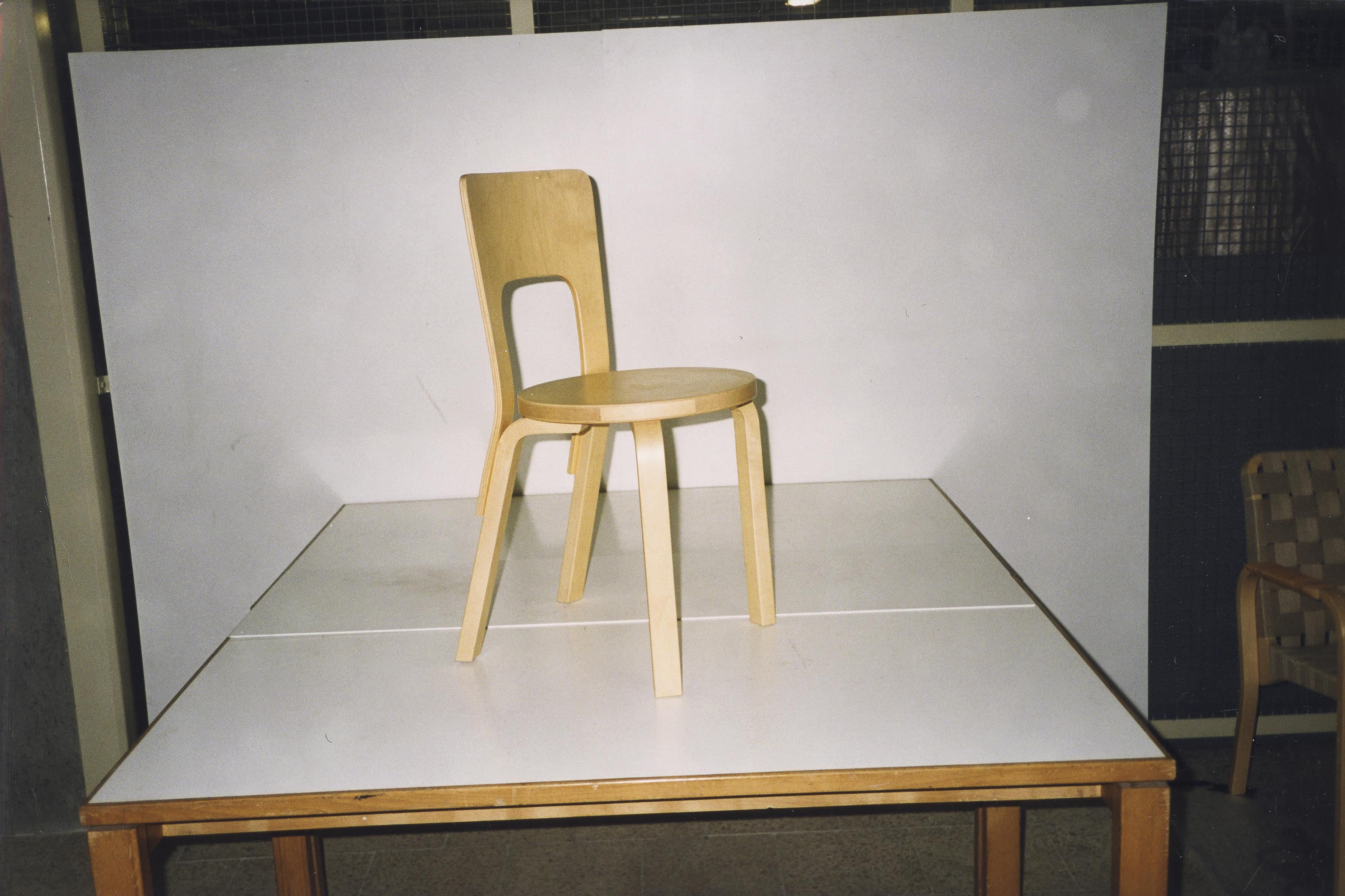 Cadeira modelo nº 66