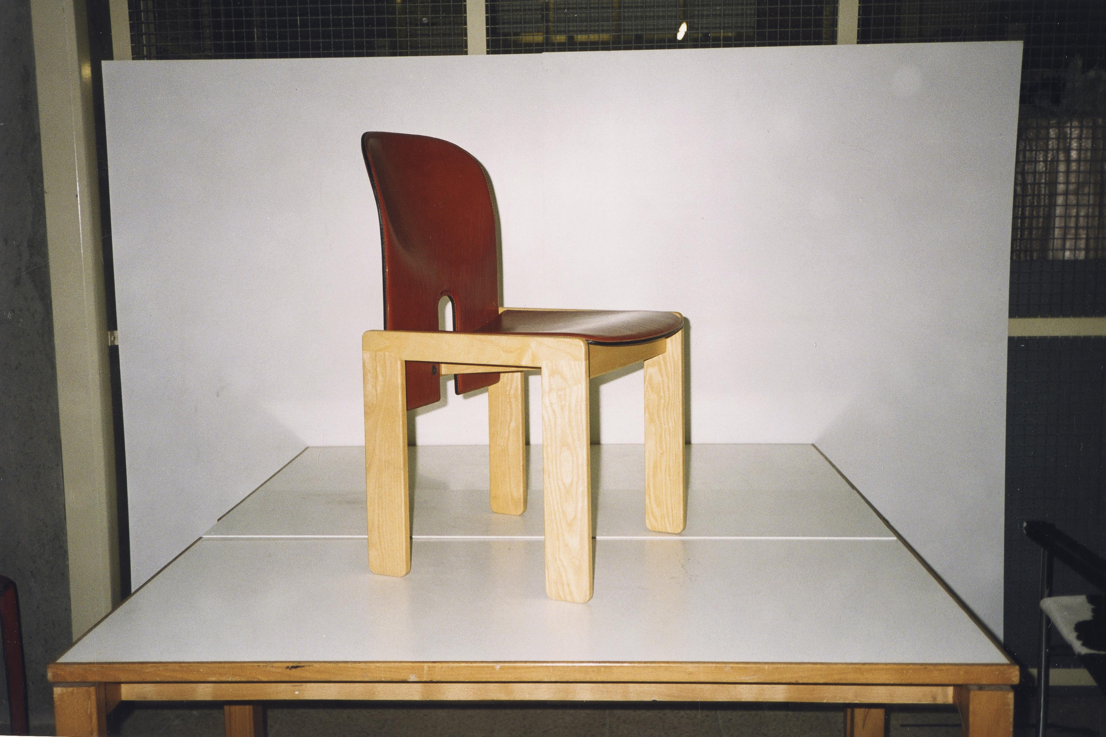 Cadeira modelo n.º 121