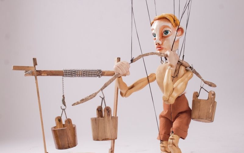 Bzzzoira Moira / Teatro de Marionetas de MandrÃ¡gora Â© ClÃ¡udio Barbosa