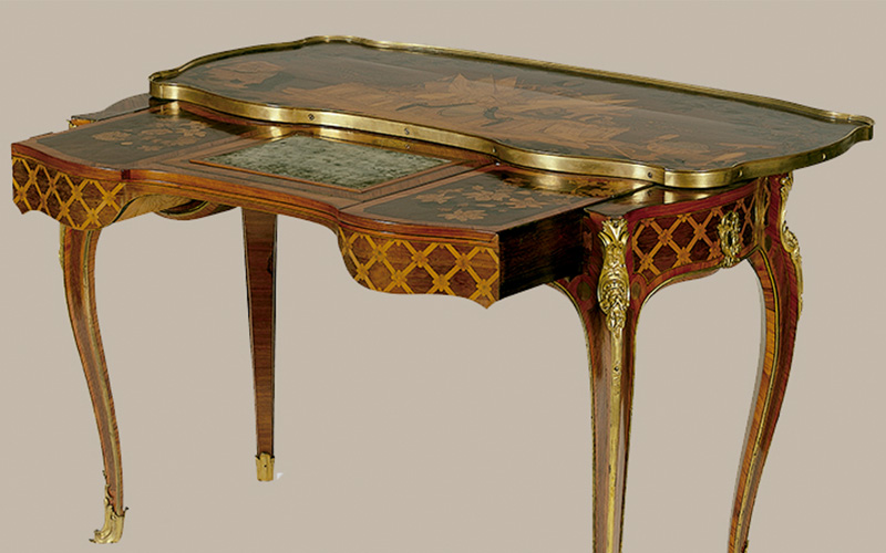 Jean-François Oeben. Mesa mecânica. Paris, c. 176. Carvalho, choupo, tília e madeiras exóticas; bronze, veludo; espelho. Museu Calouste Gulbenkian – Coleção do Fundador
