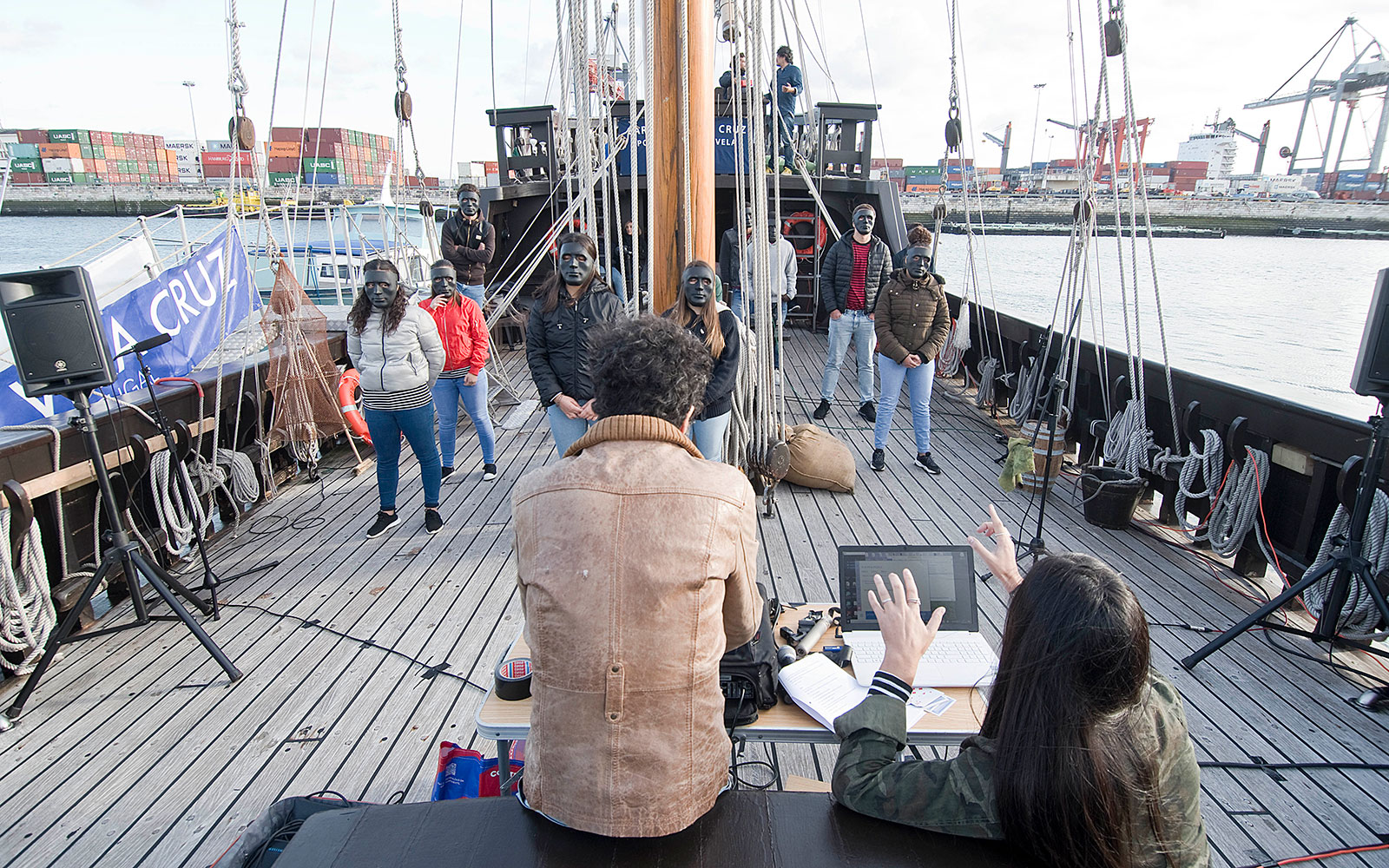 In the Caravel during the first presentation of "Monstro em Mim" © Márcia Lessa